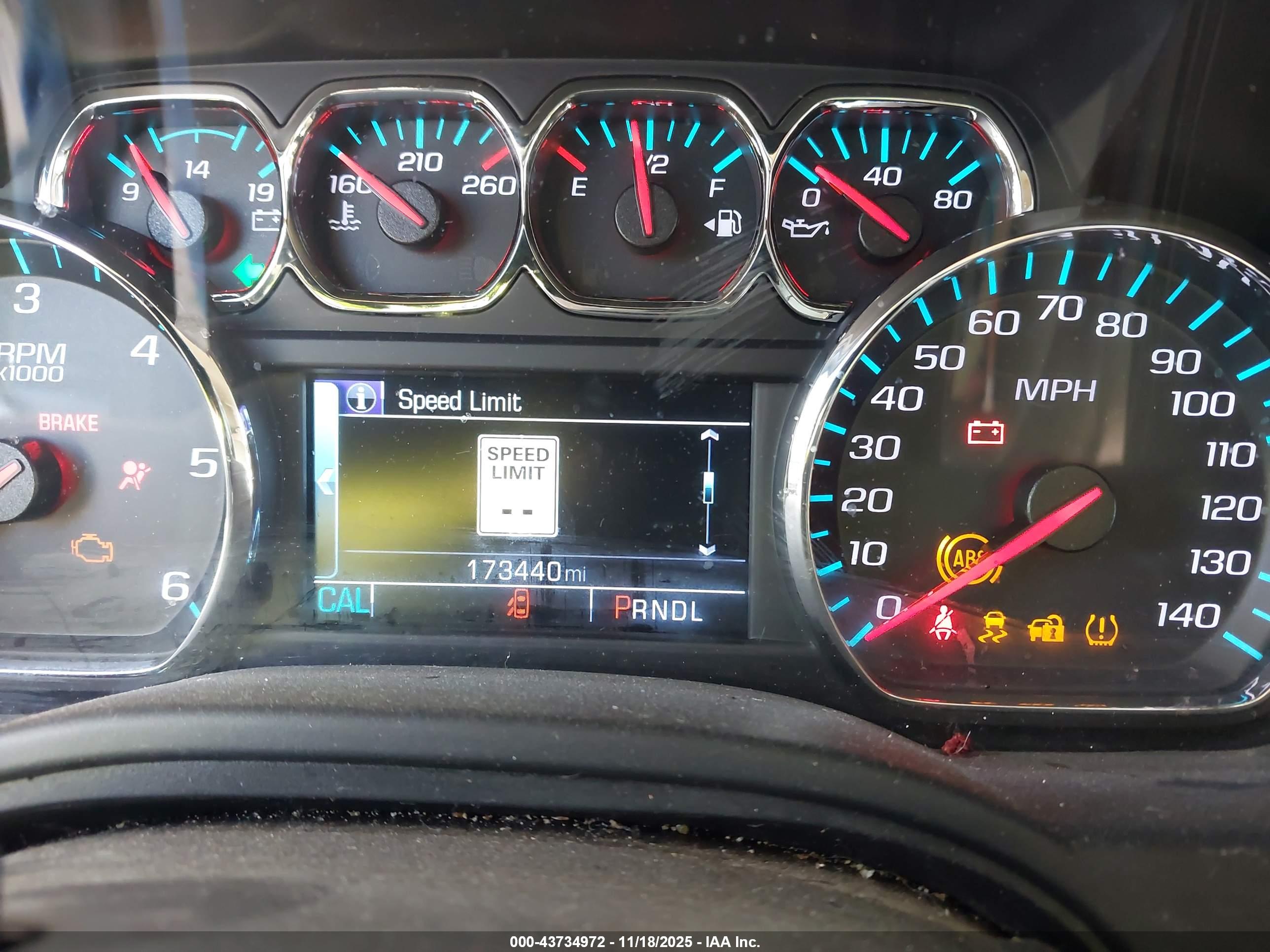 CHEVROLET SUBURBAN image 7