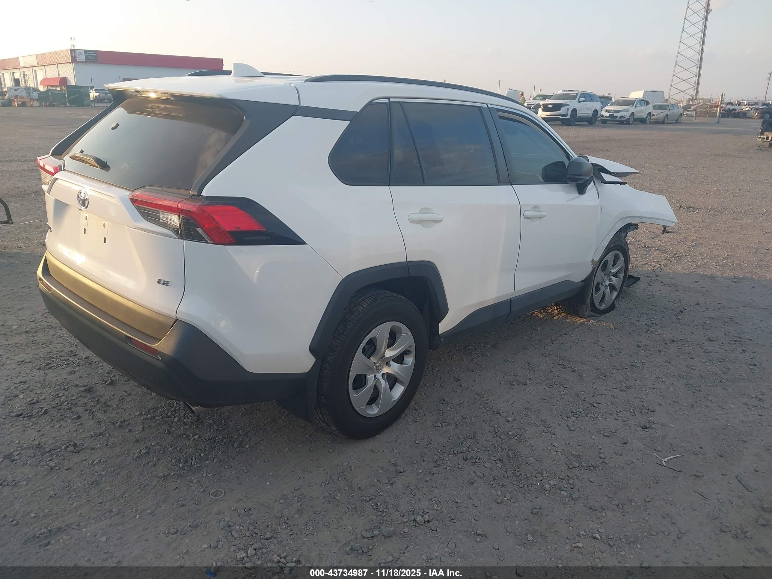 TOYOTA RAV4 image 4
