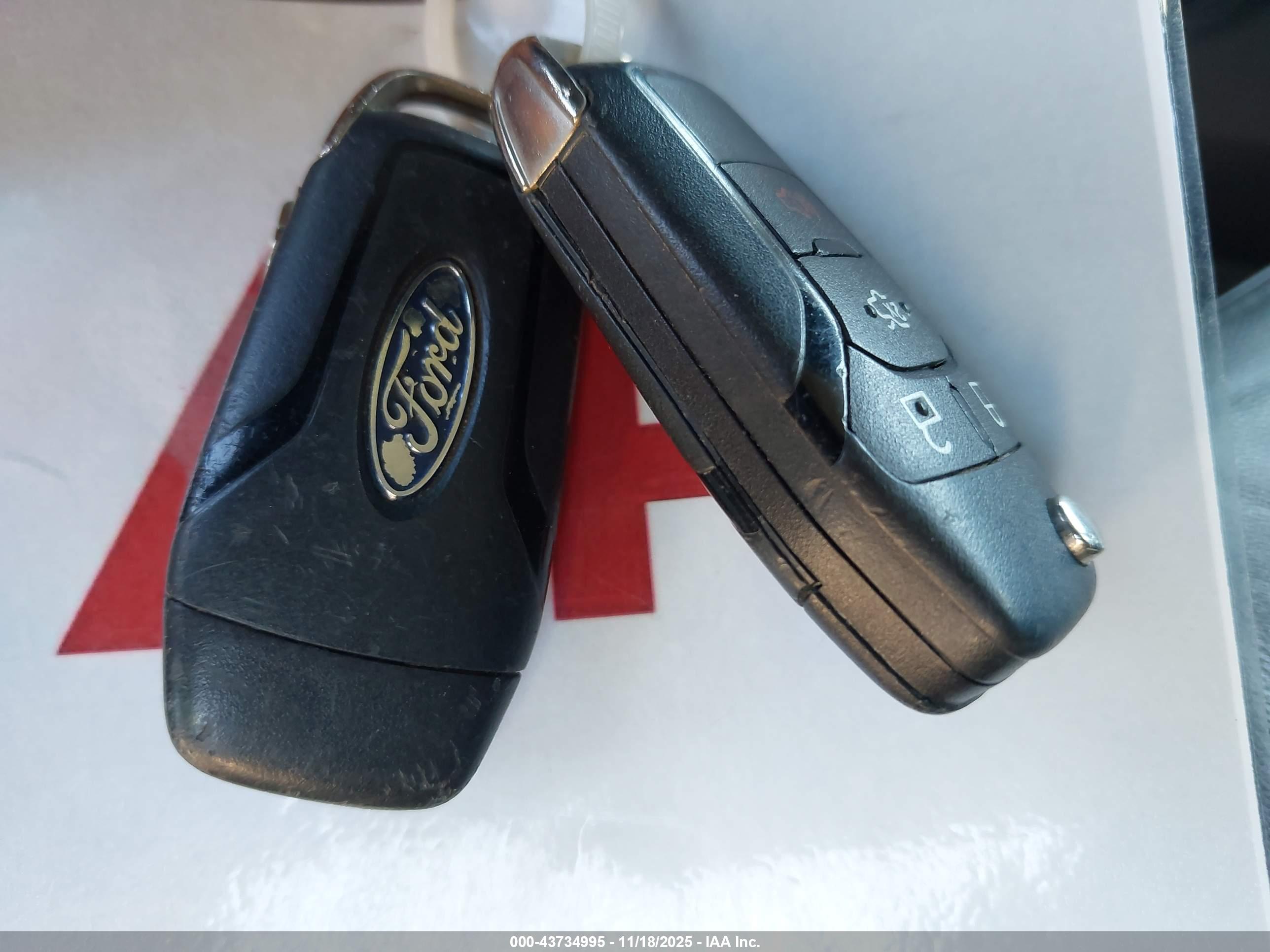 FORD FUSION image 11