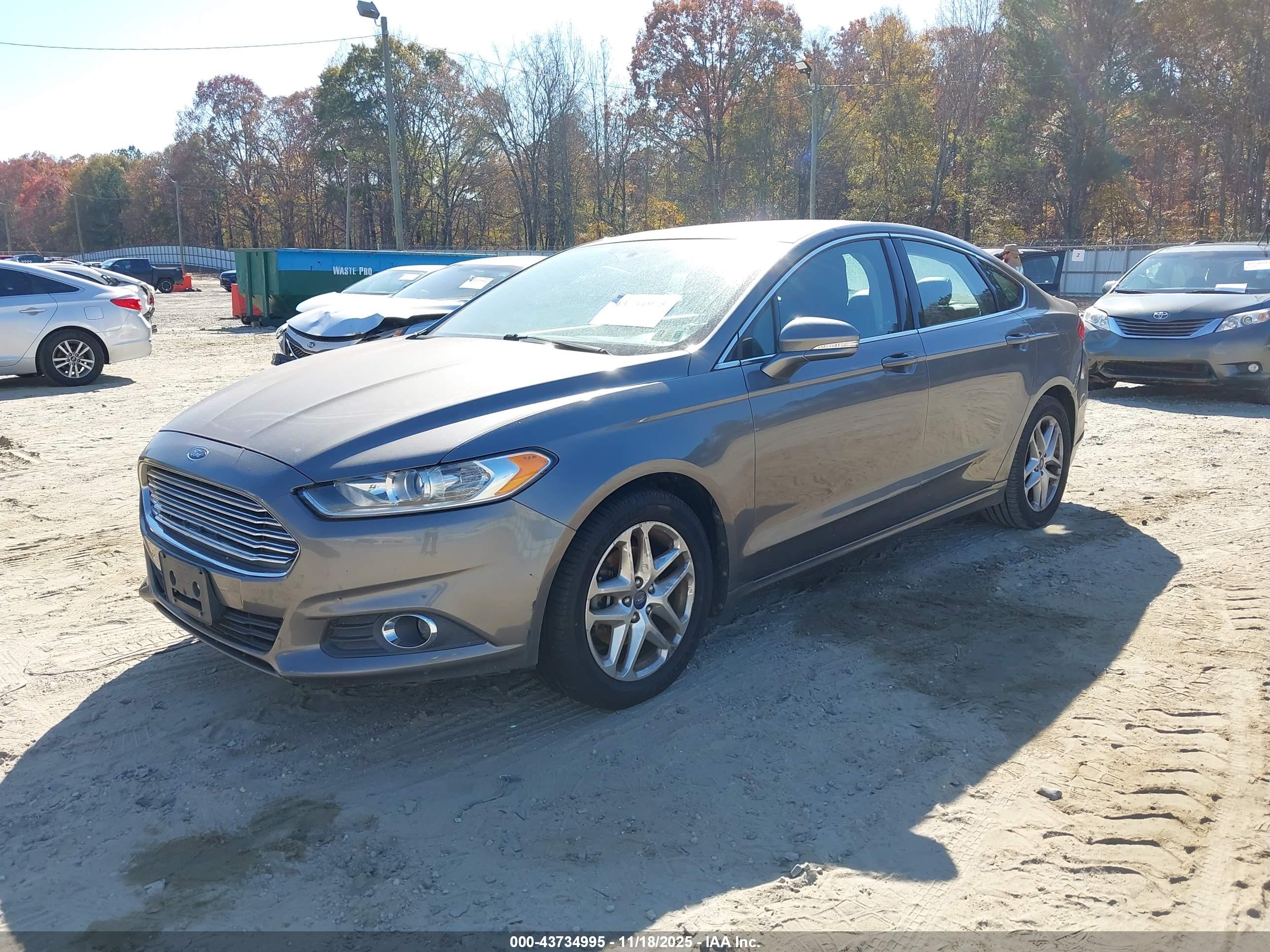 FORD FUSION image 2