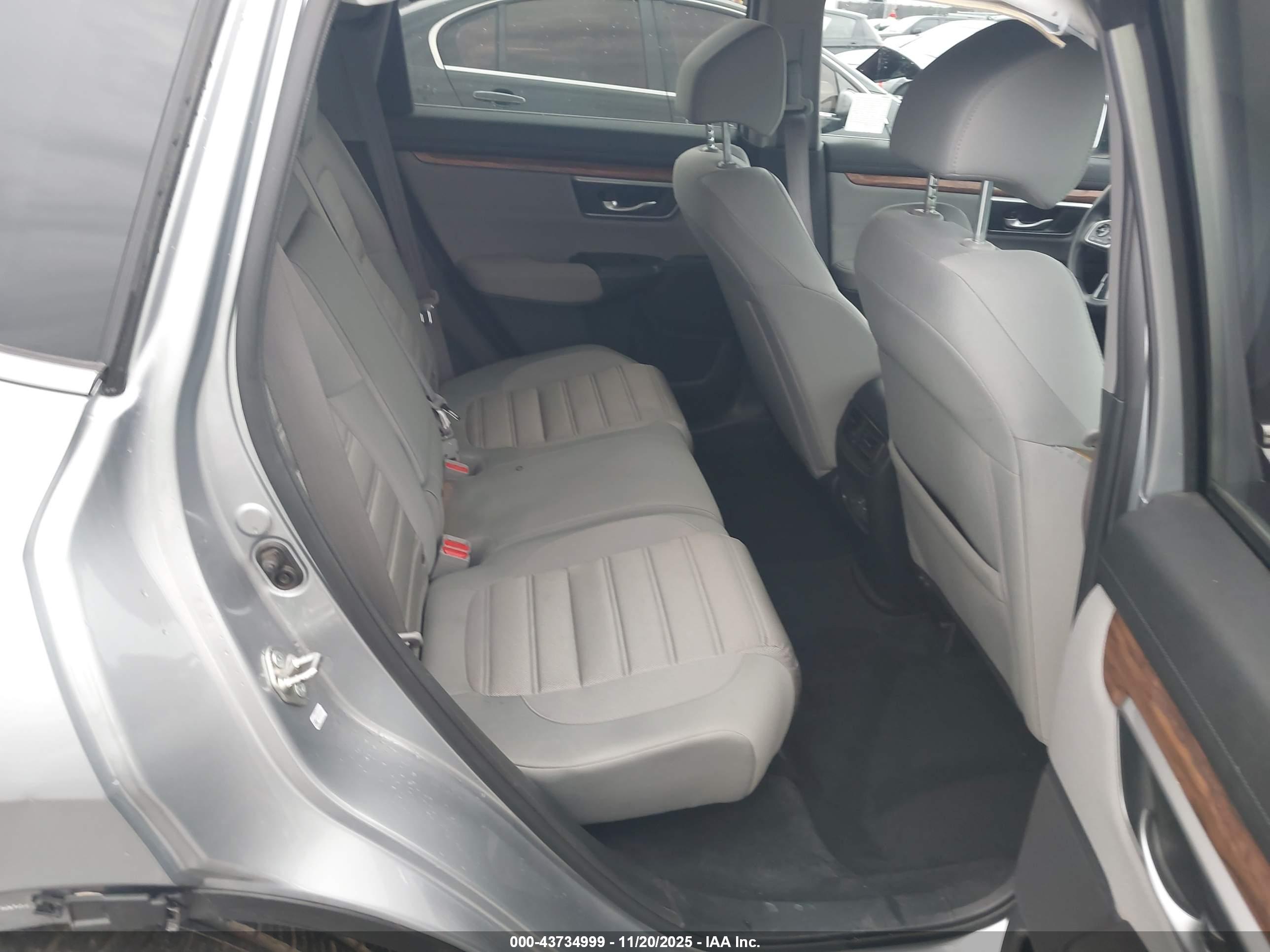 HONDA CR-V image 8