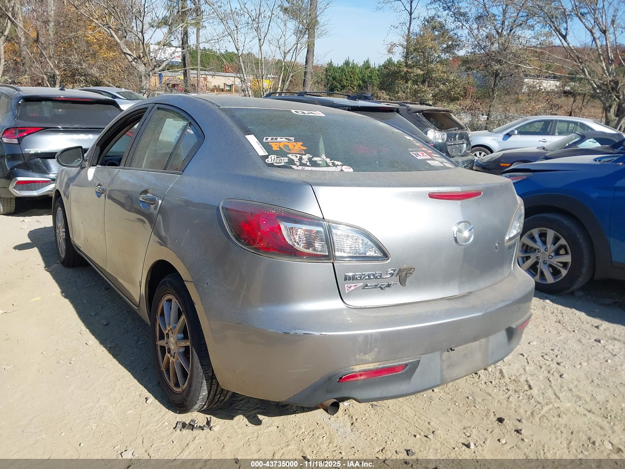 MAZDA MAZDA3 image 3