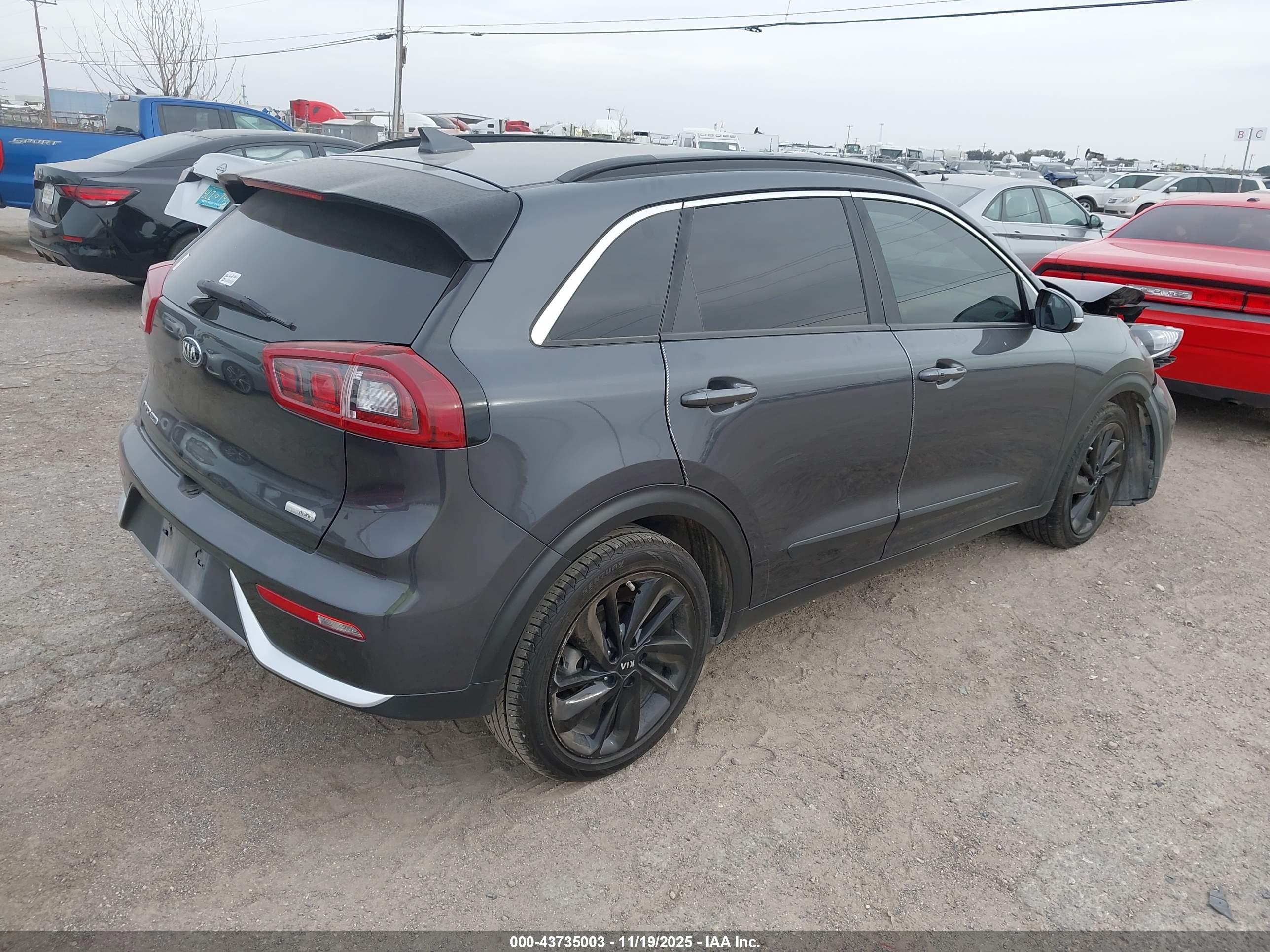 KIA NIRO image 4