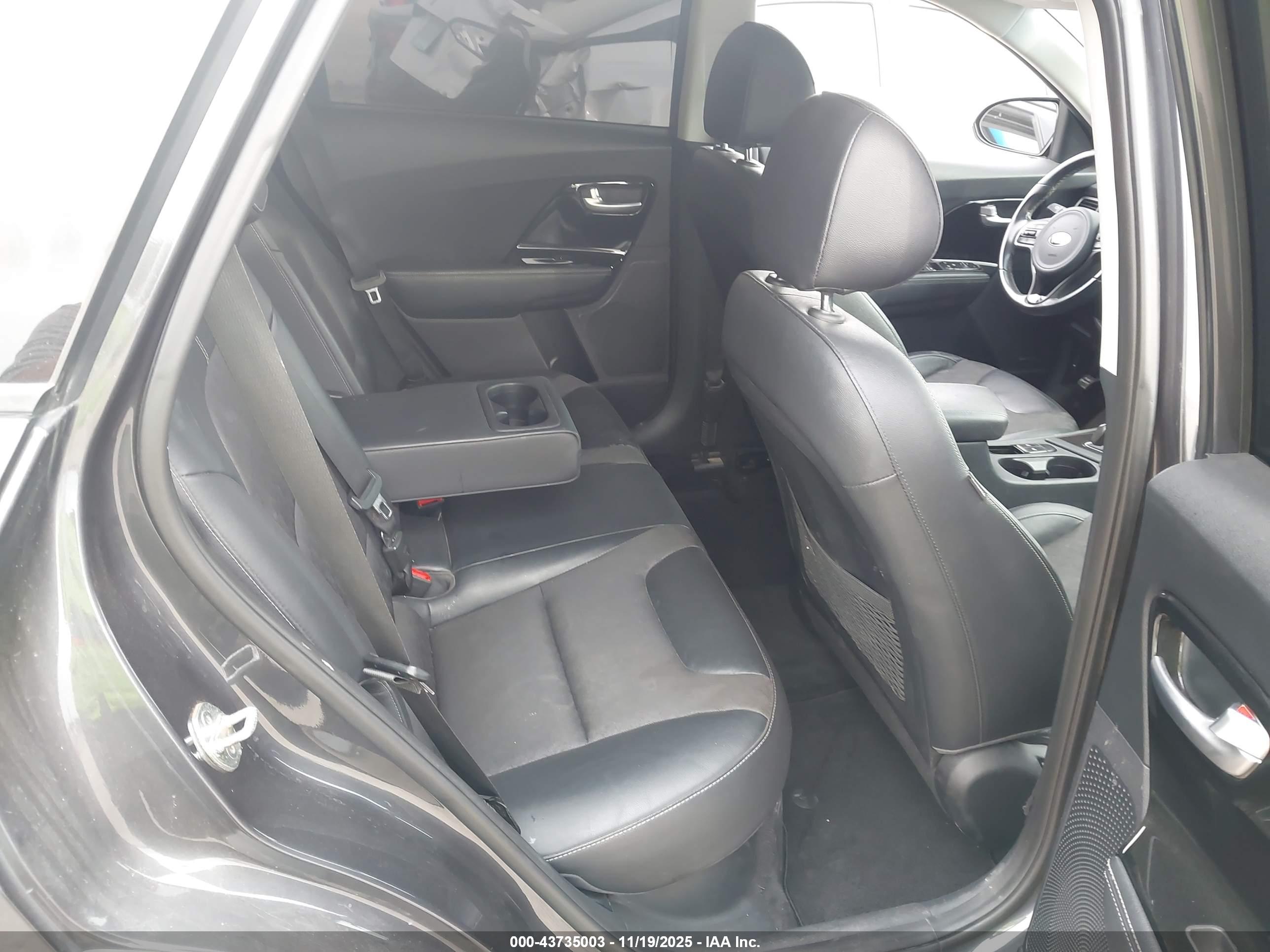 KIA NIRO image 8