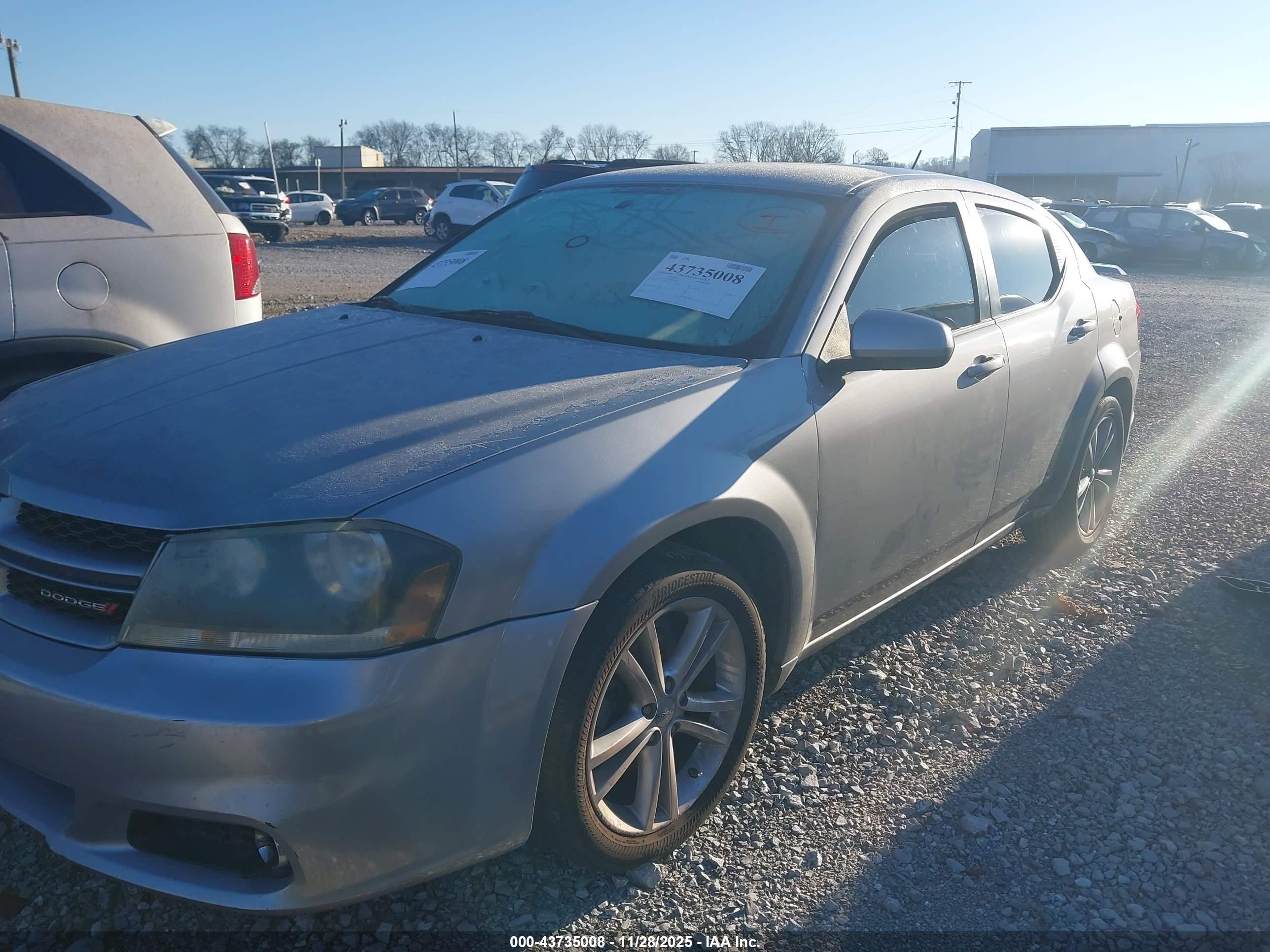 DODGE AVENGER image 2