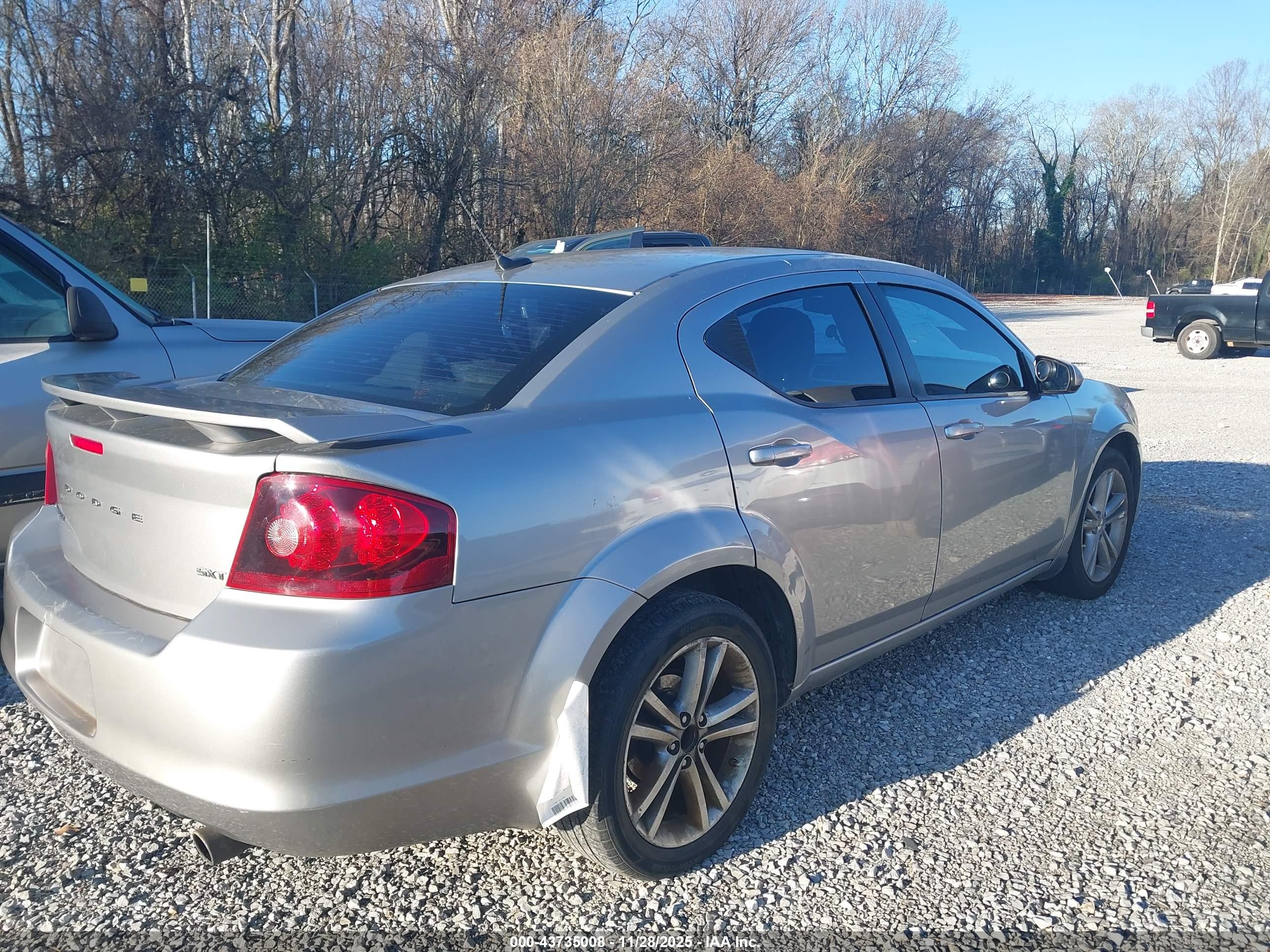 DODGE AVENGER image 4