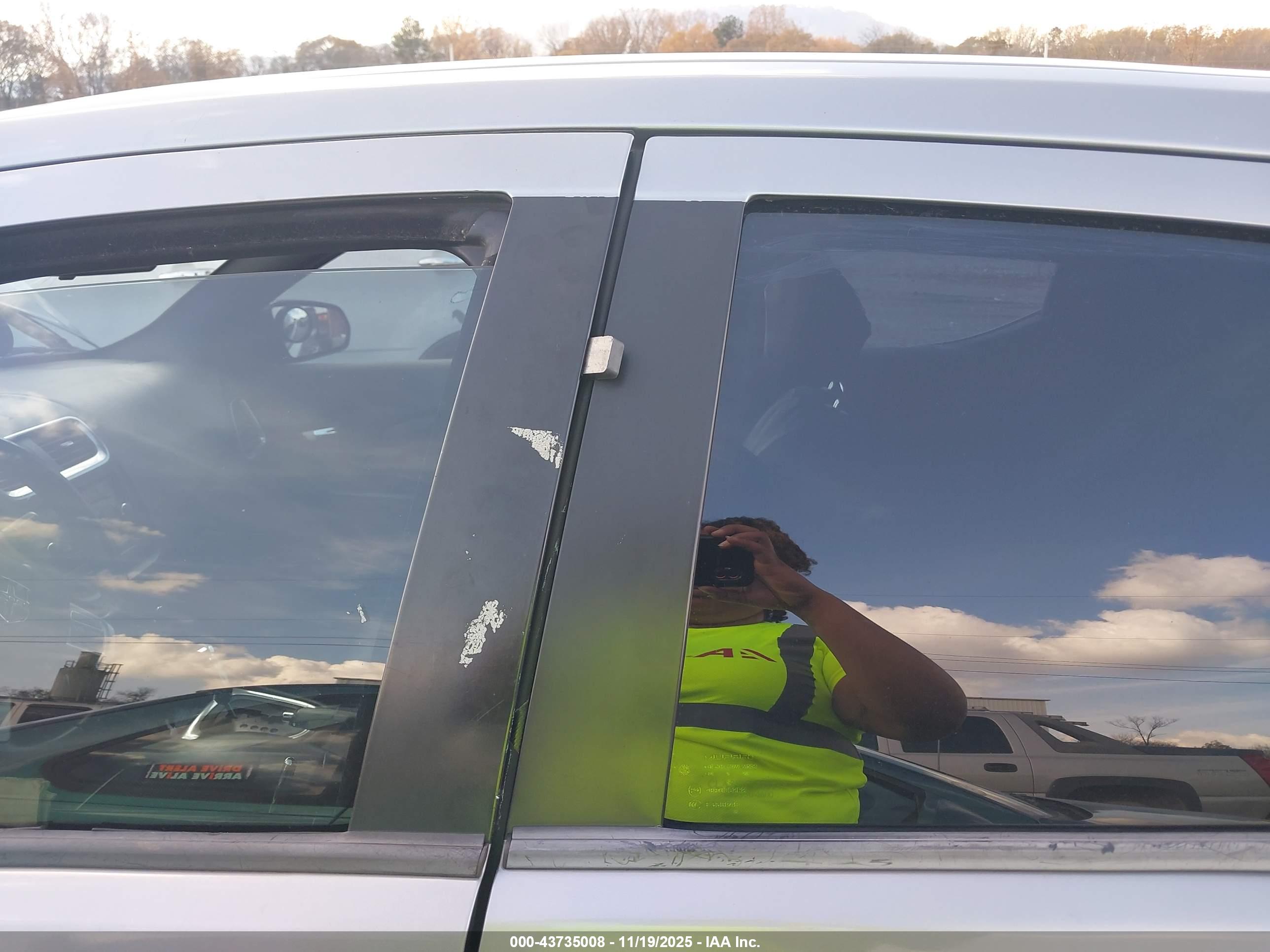 DODGE AVENGER image 6