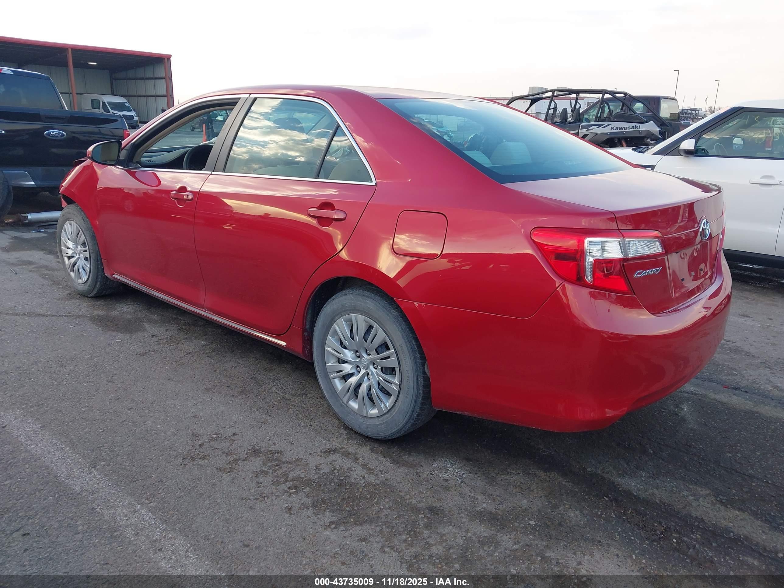 TOYOTA CAMRY image 3