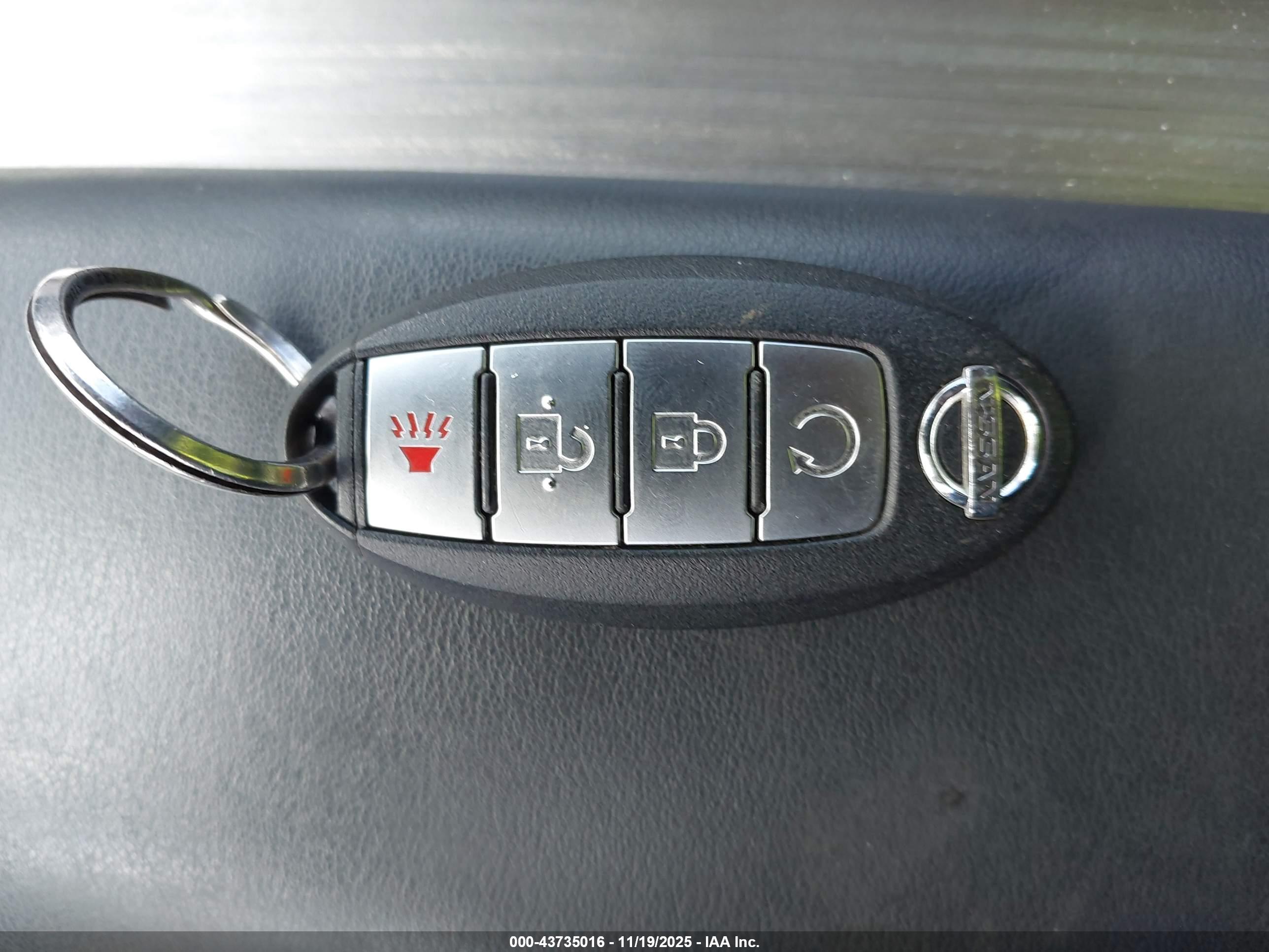 NISSAN MURANO image 11