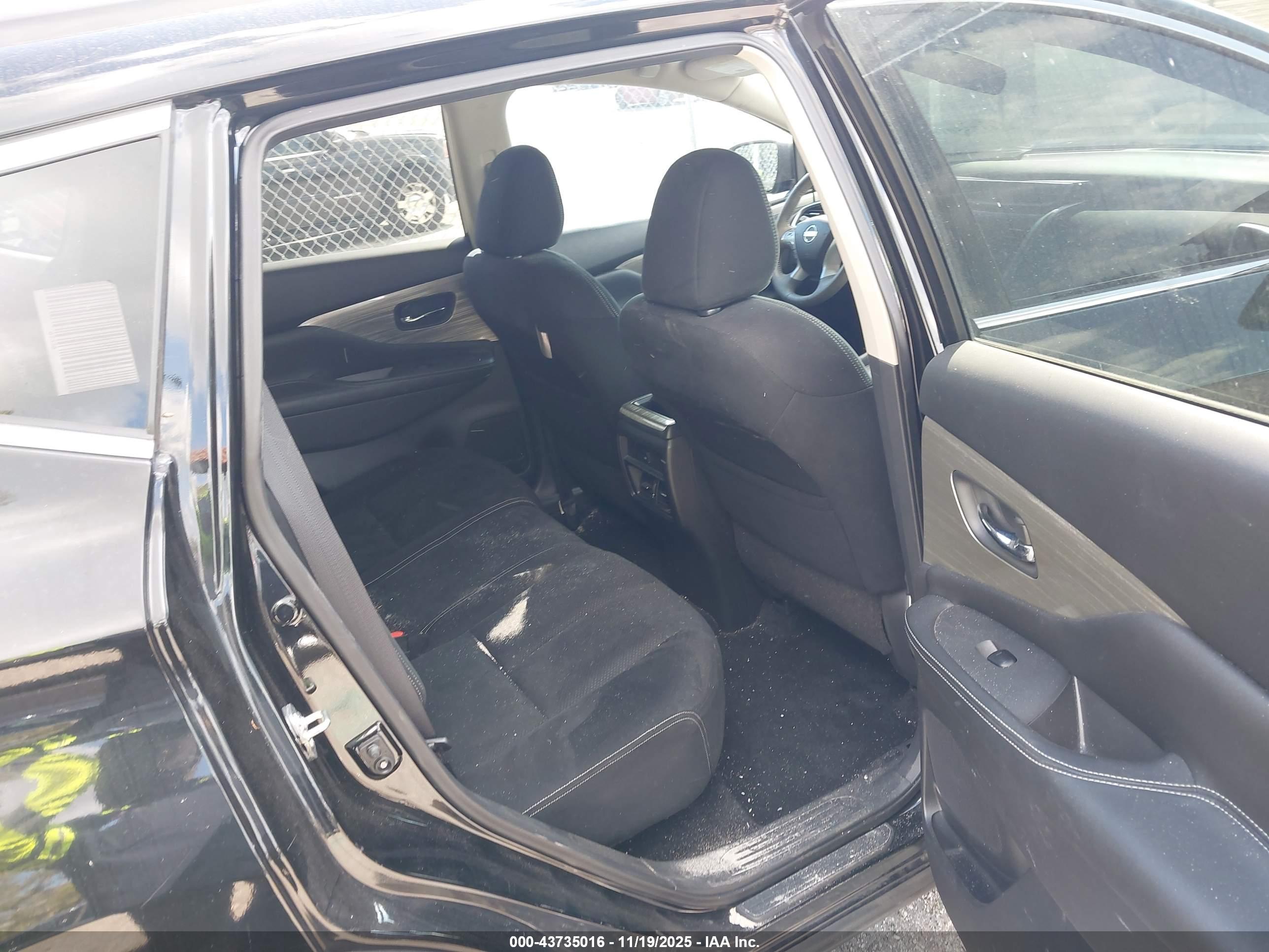 NISSAN MURANO image 8