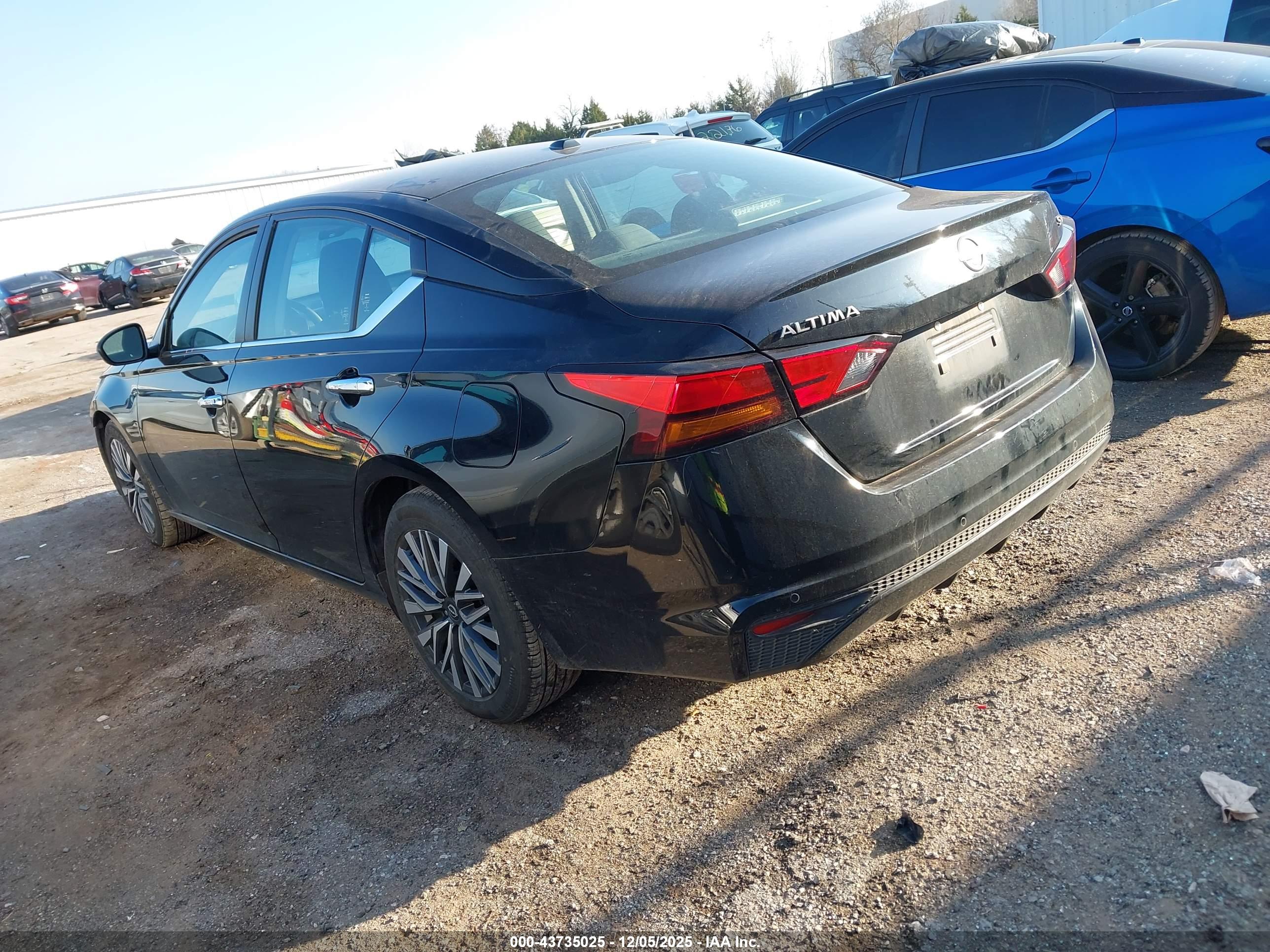 NISSAN ALTIMA image 3