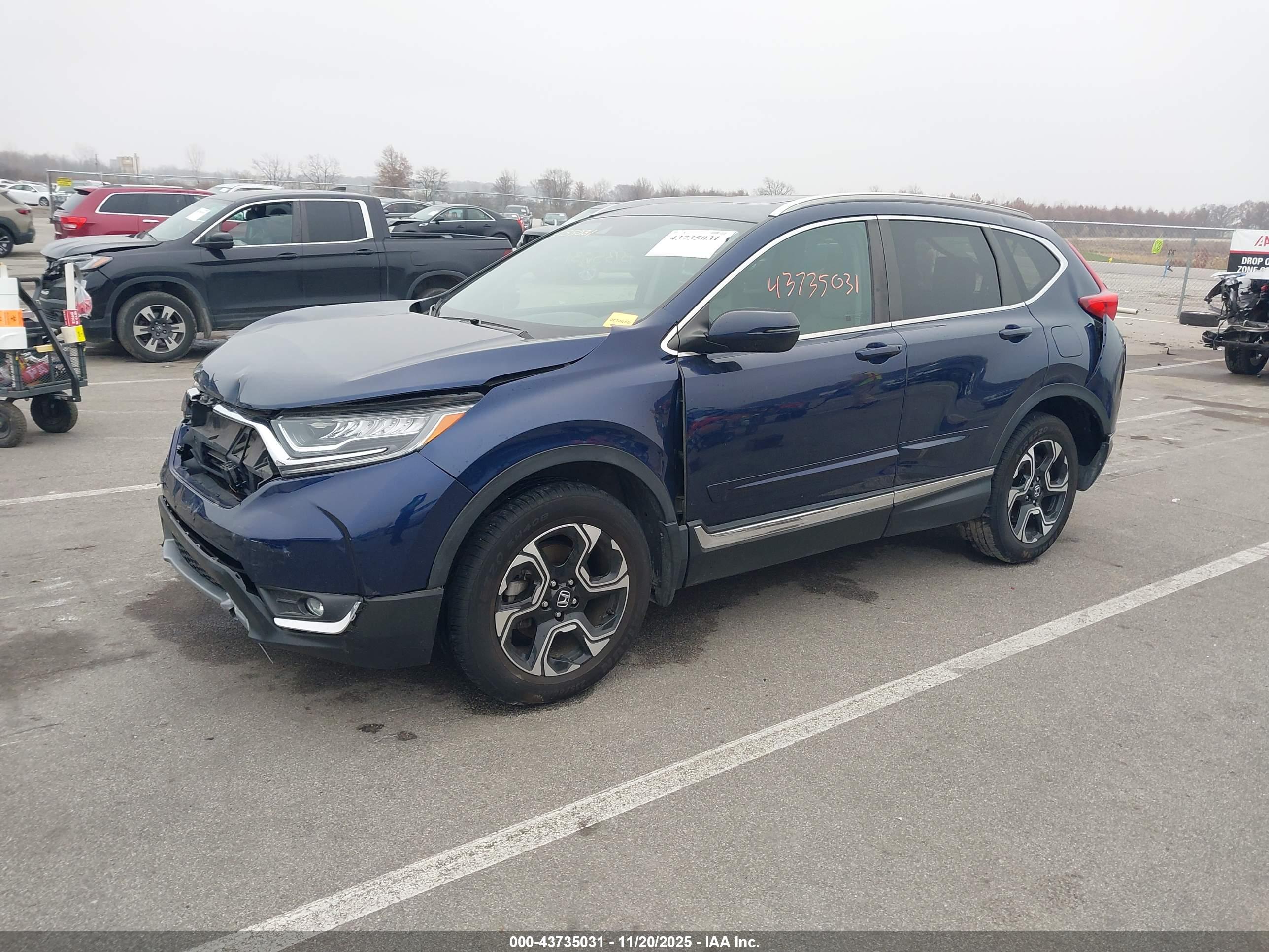 HONDA CR-V image 2
