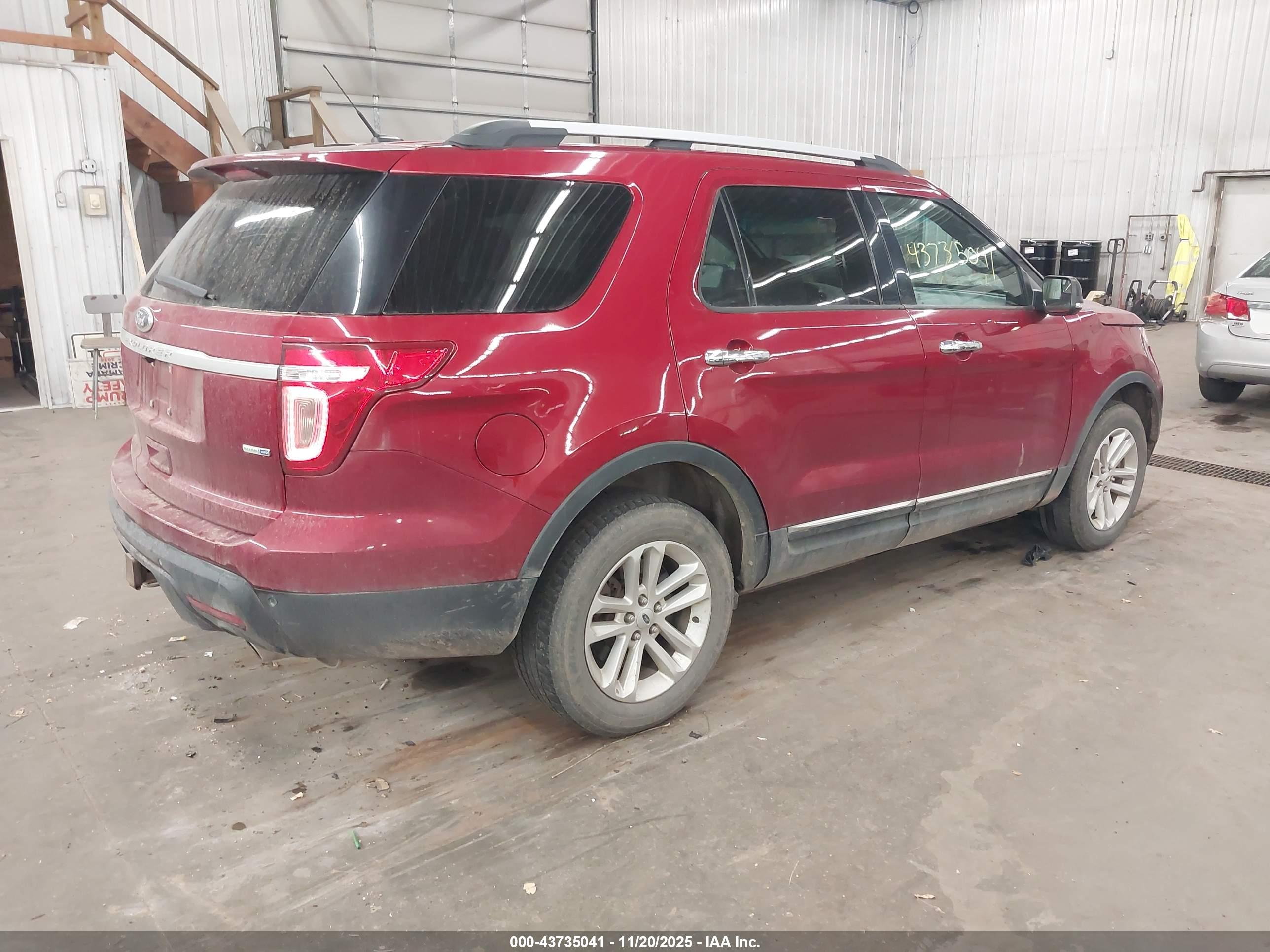 FORD EXPLORER image 4