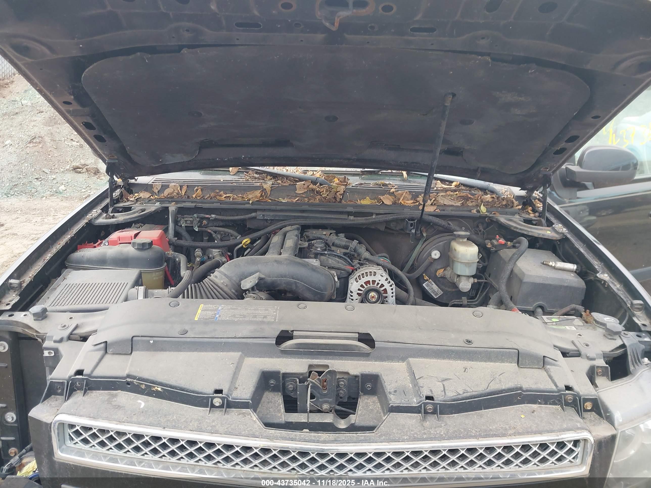 CHEVROLET TAHOE image 10