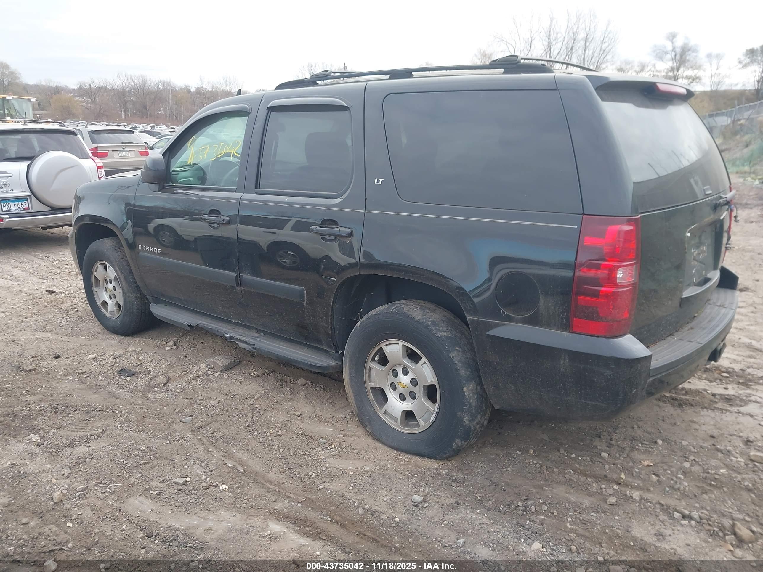 CHEVROLET TAHOE image 3