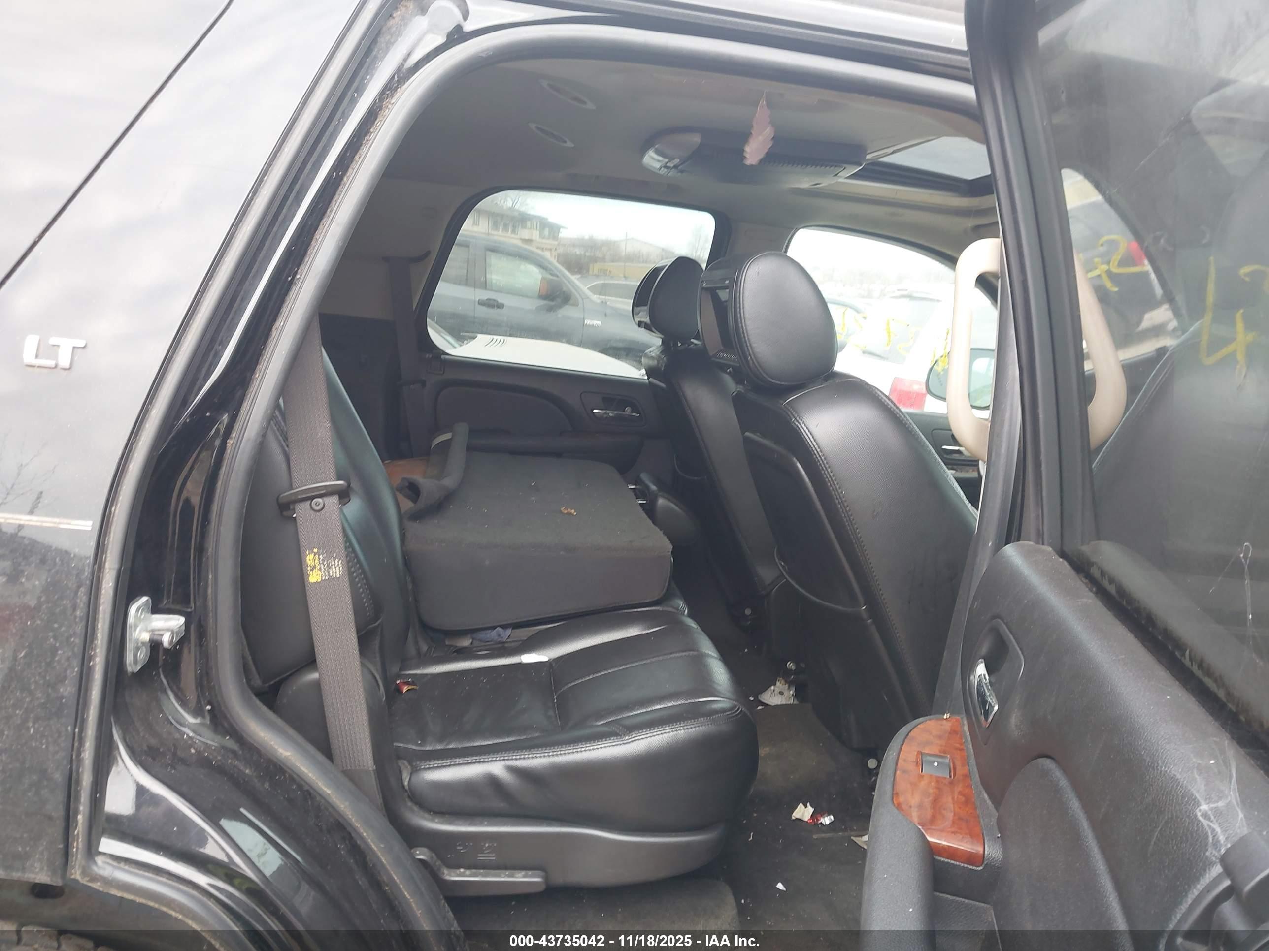 CHEVROLET TAHOE image 8