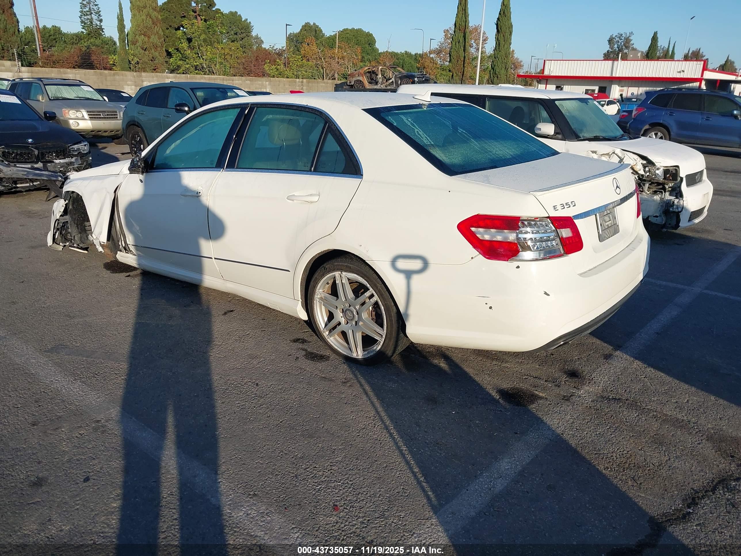 MERCEDES-BENZ E image 3