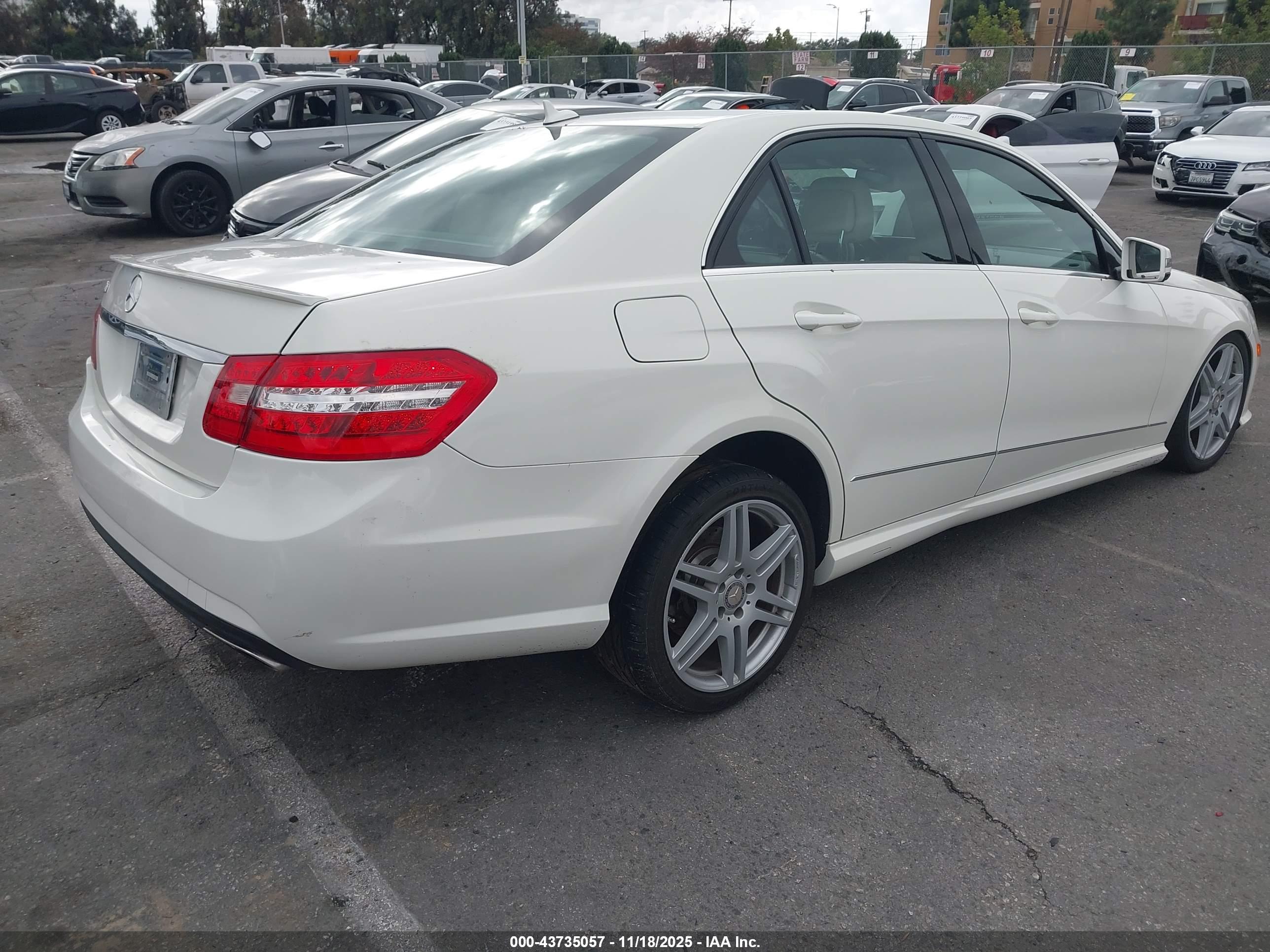 MERCEDES-BENZ E image 4