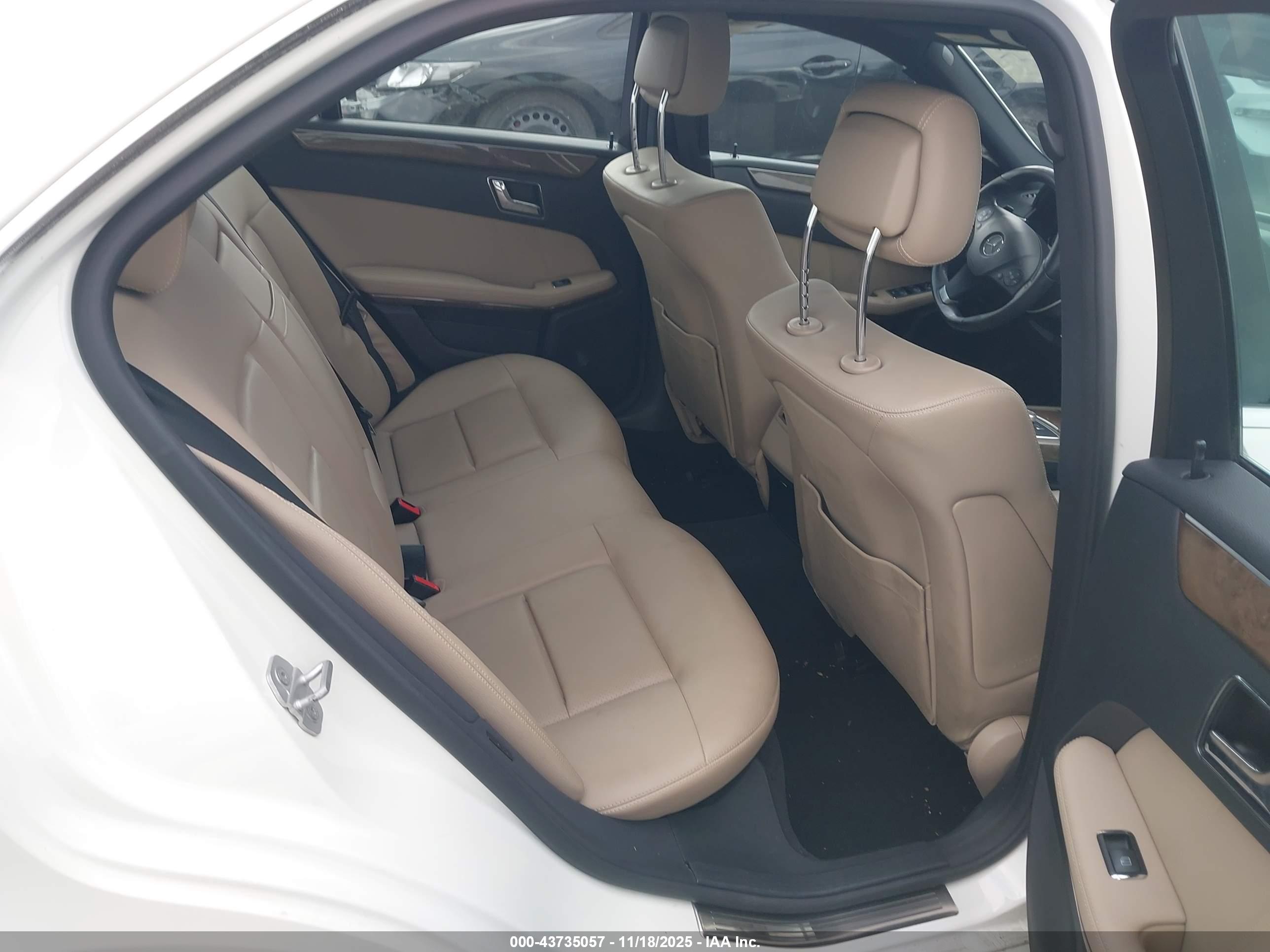 MERCEDES-BENZ E image 8