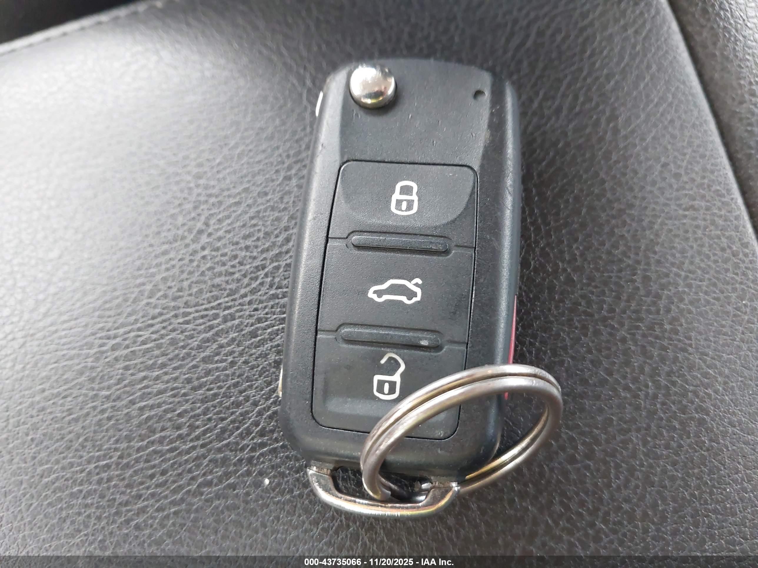 VOLKSWAGEN JETTA image 11