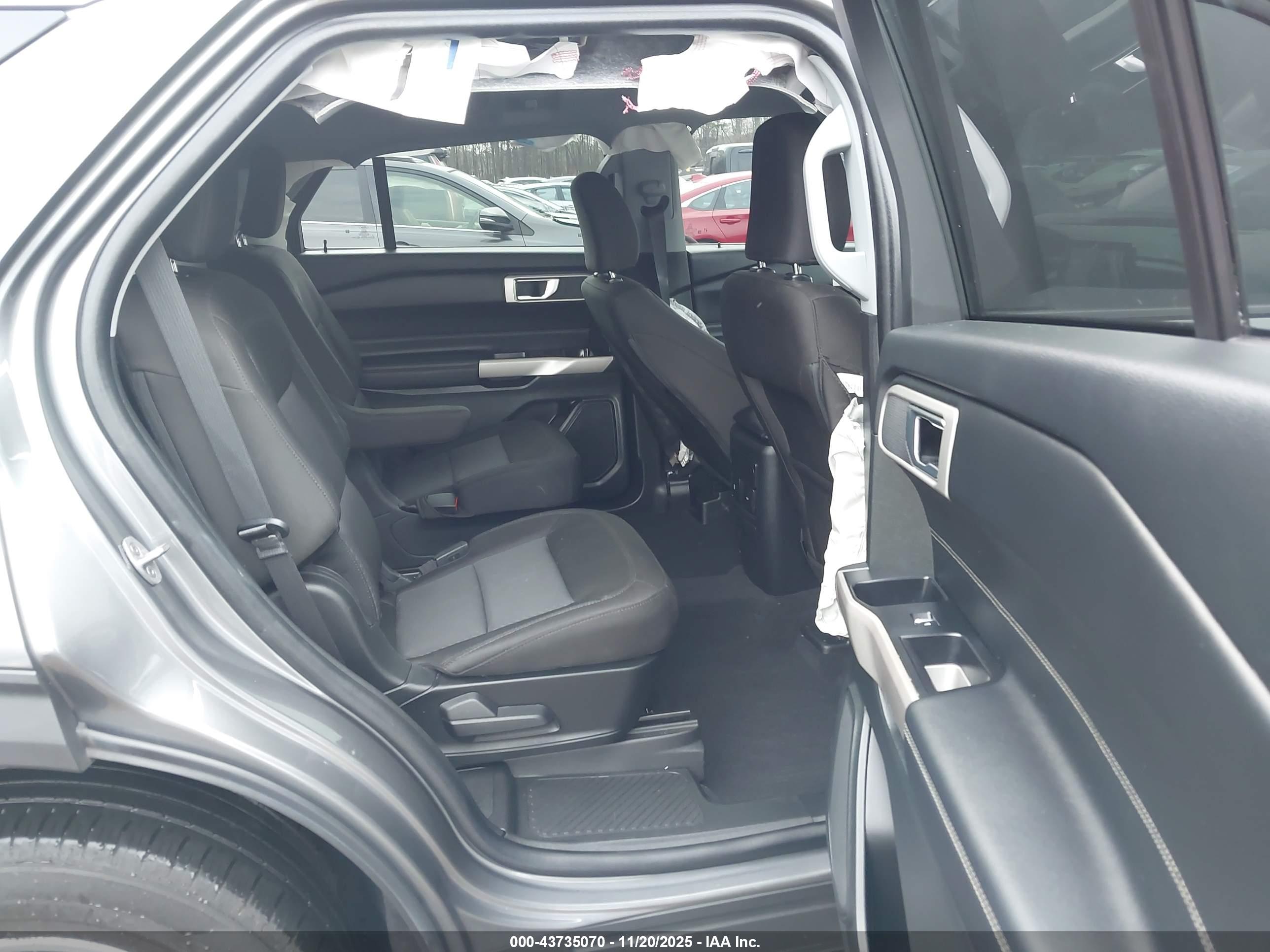 FORD EXPLORER image 8