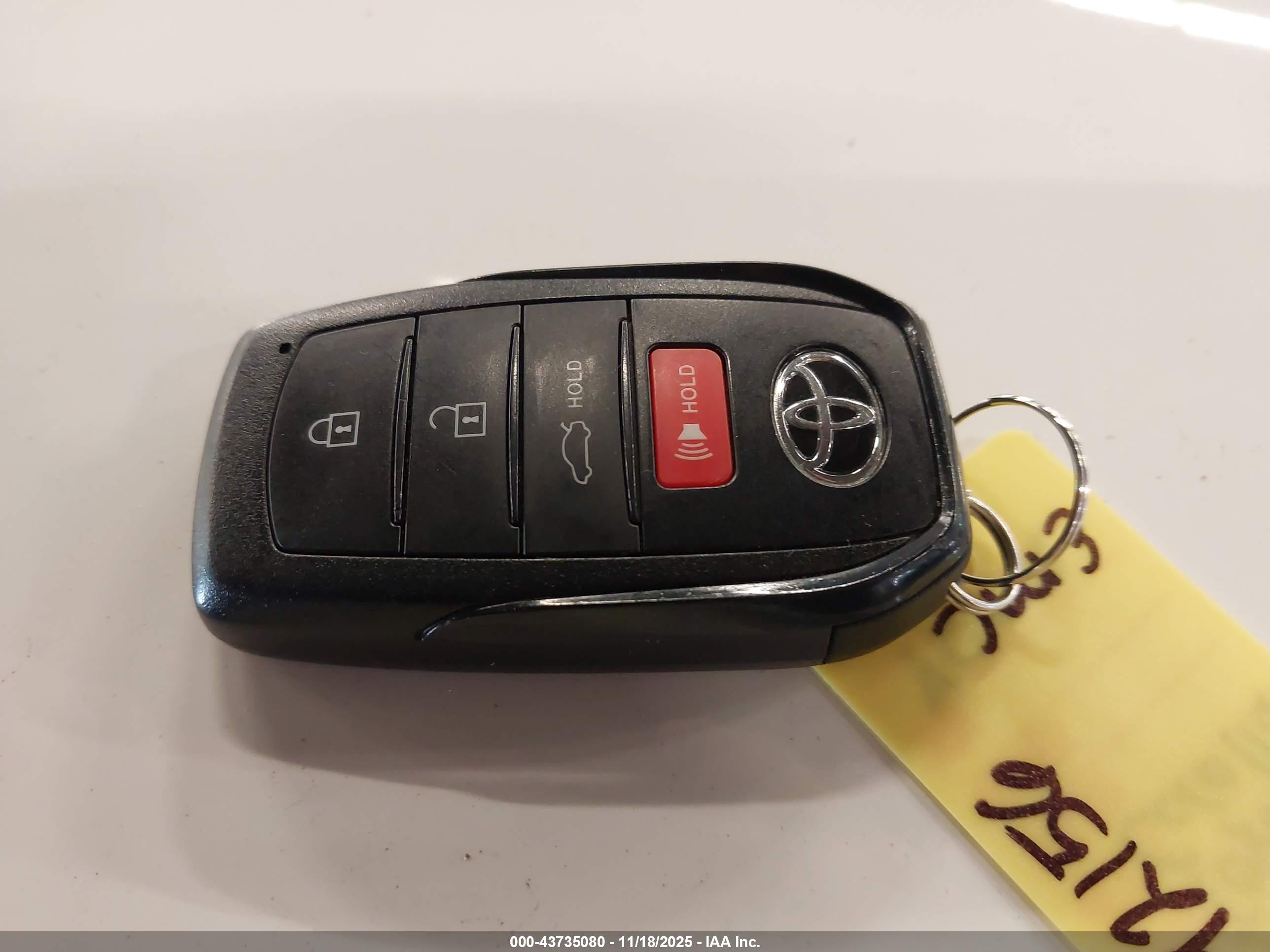 TOYOTA COROLLA image 11
