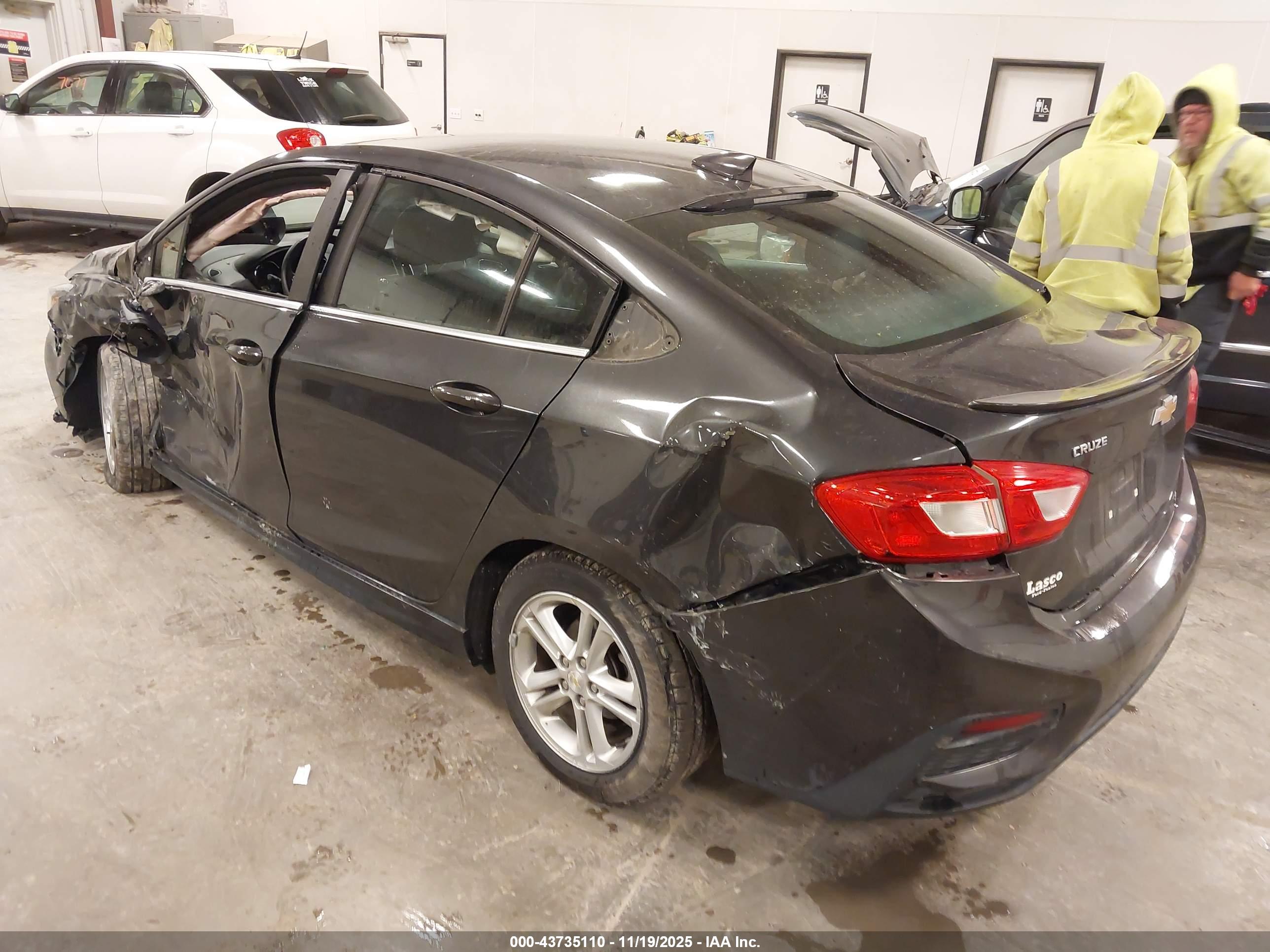 CHEVROLET CRUZE image 3