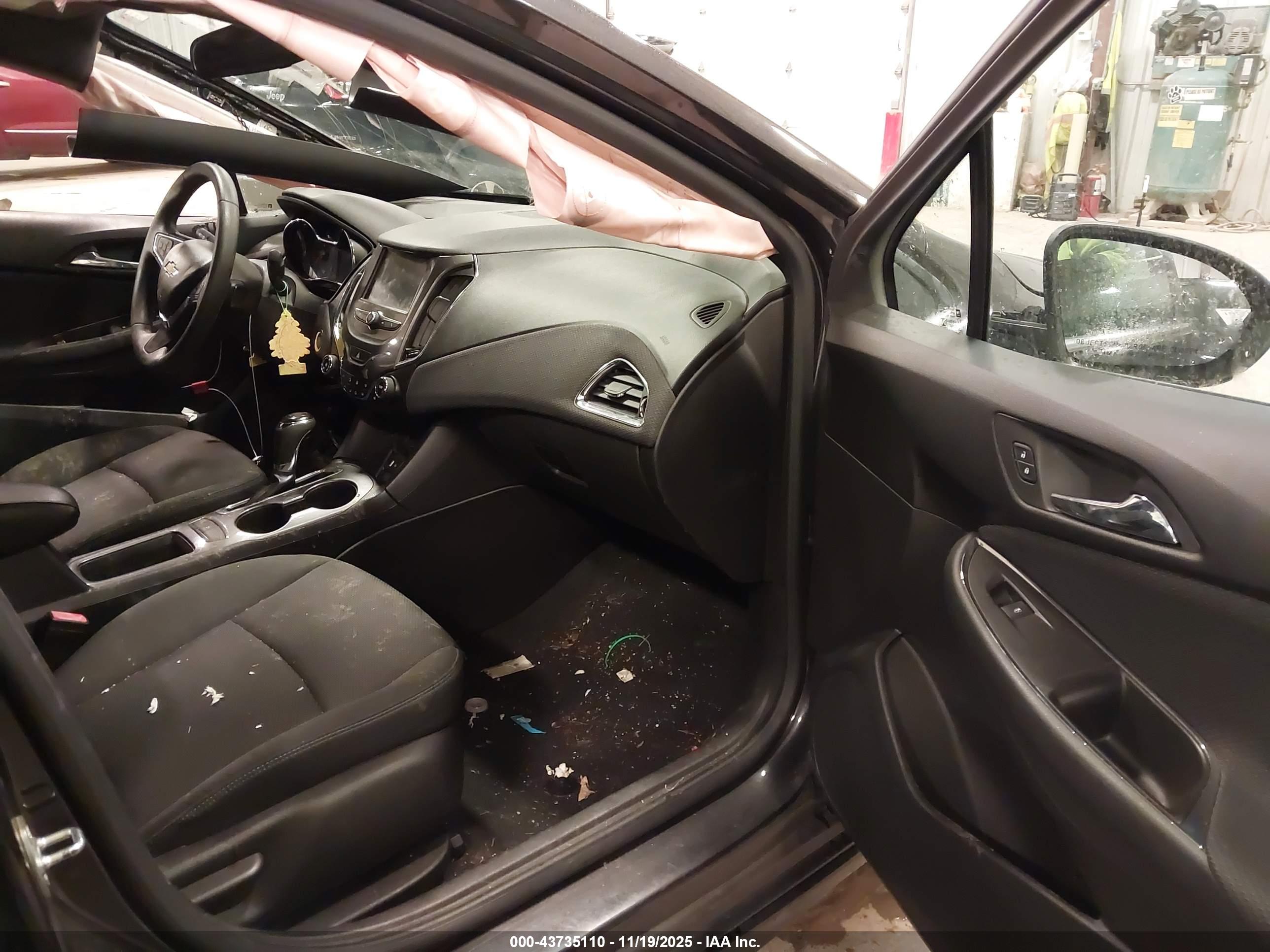 CHEVROLET CRUZE image 5