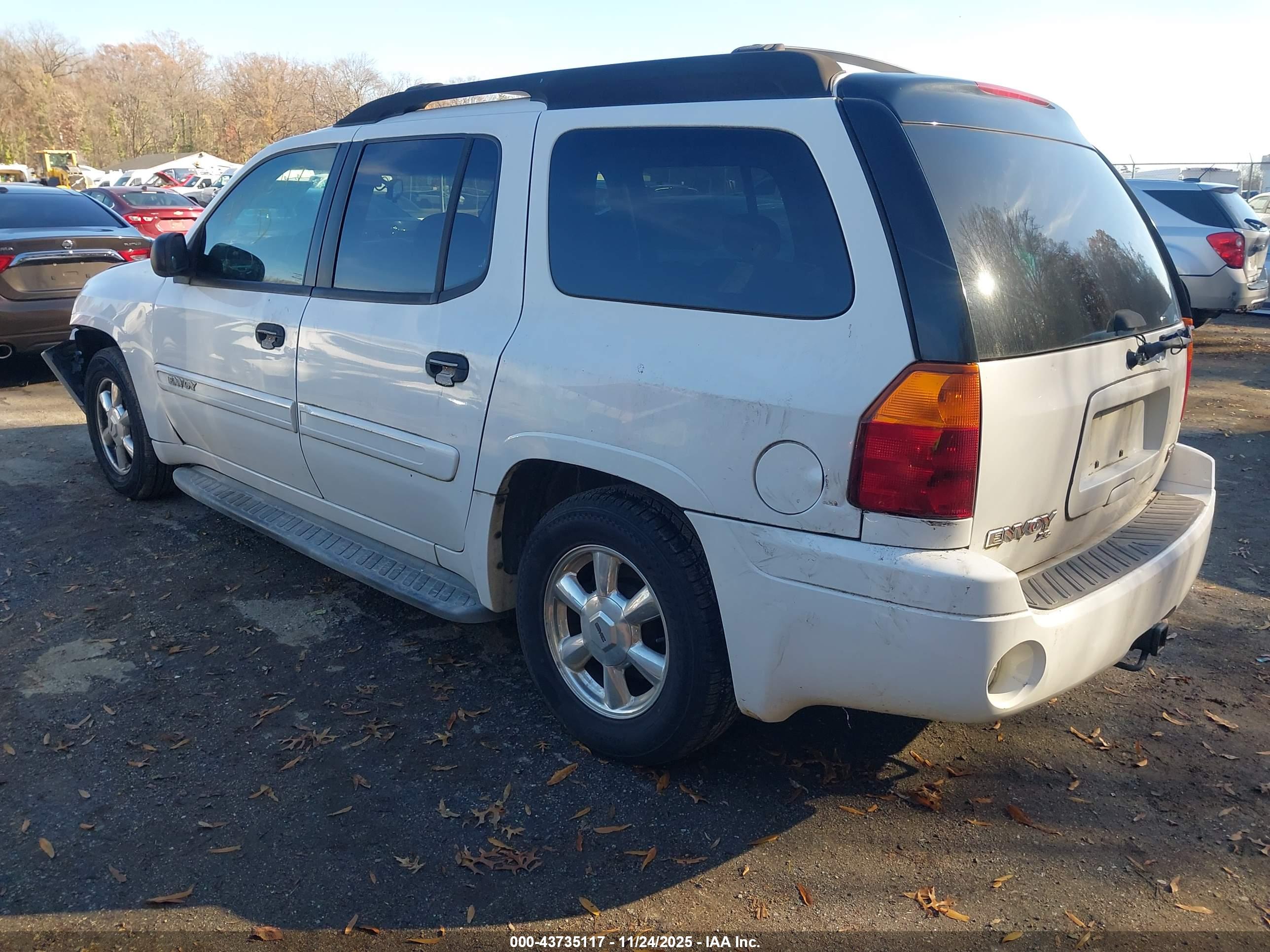 GMC ENVOY image 3