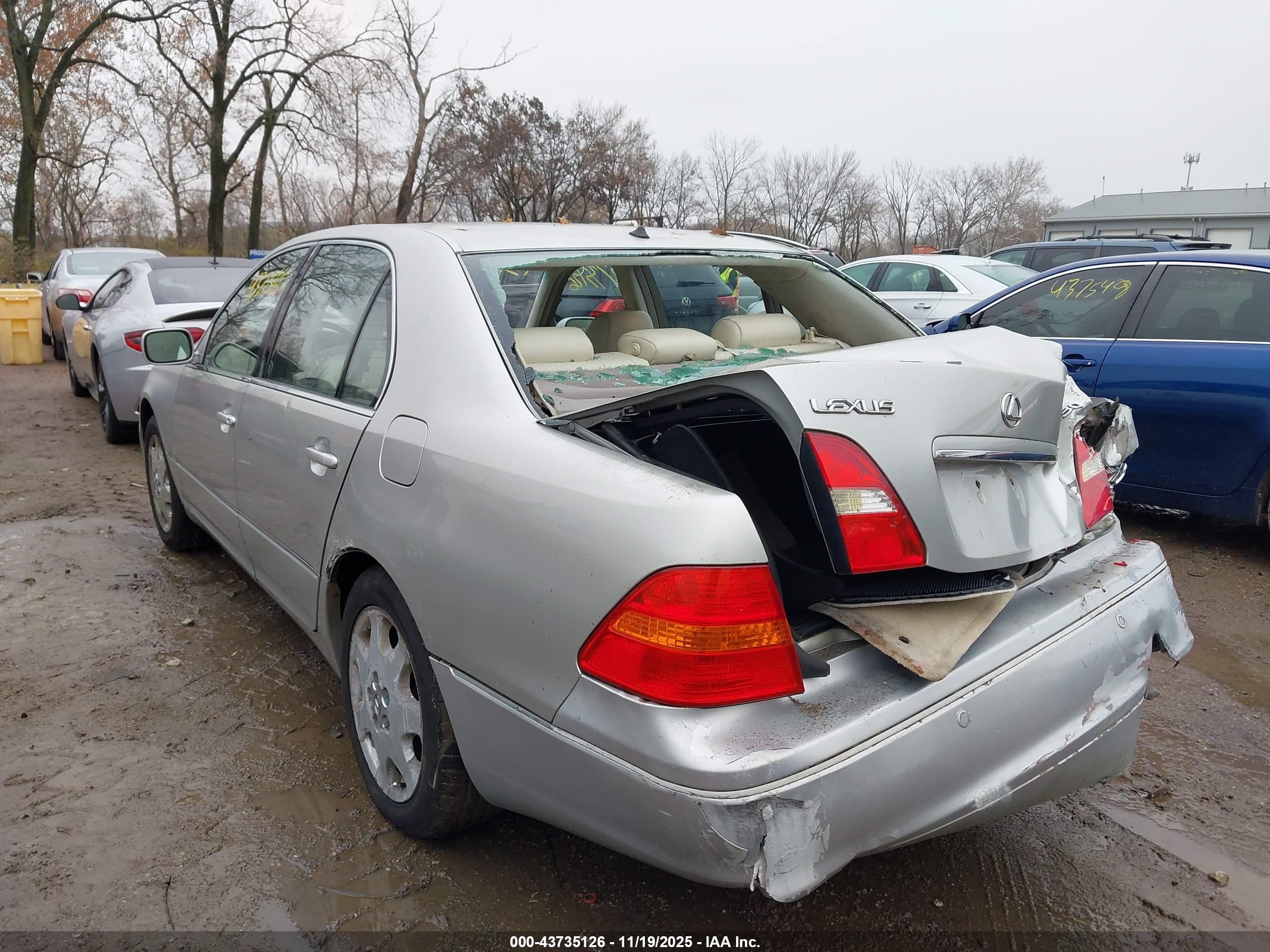 LEXUS LS image 3