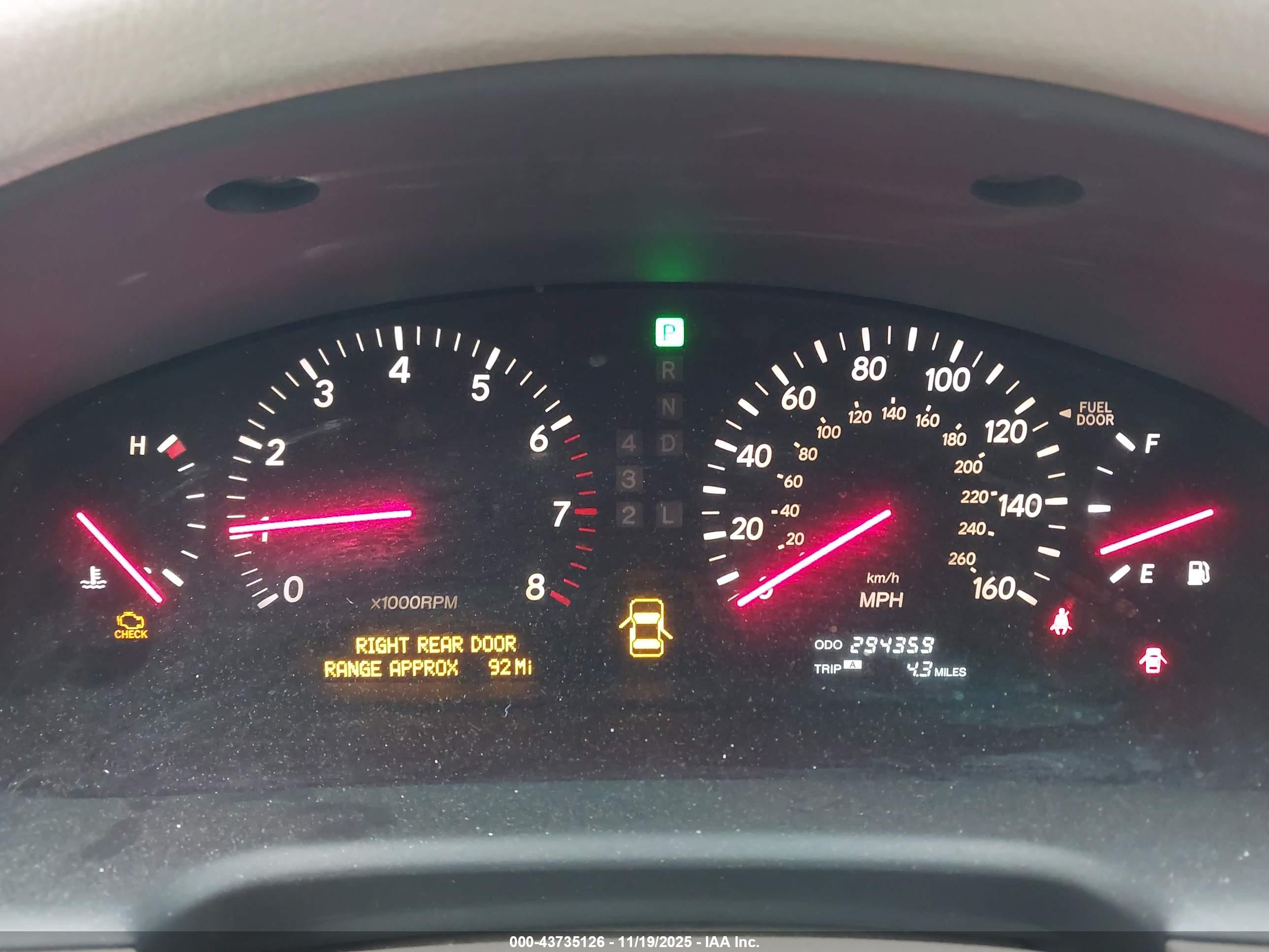 LEXUS LS image 7