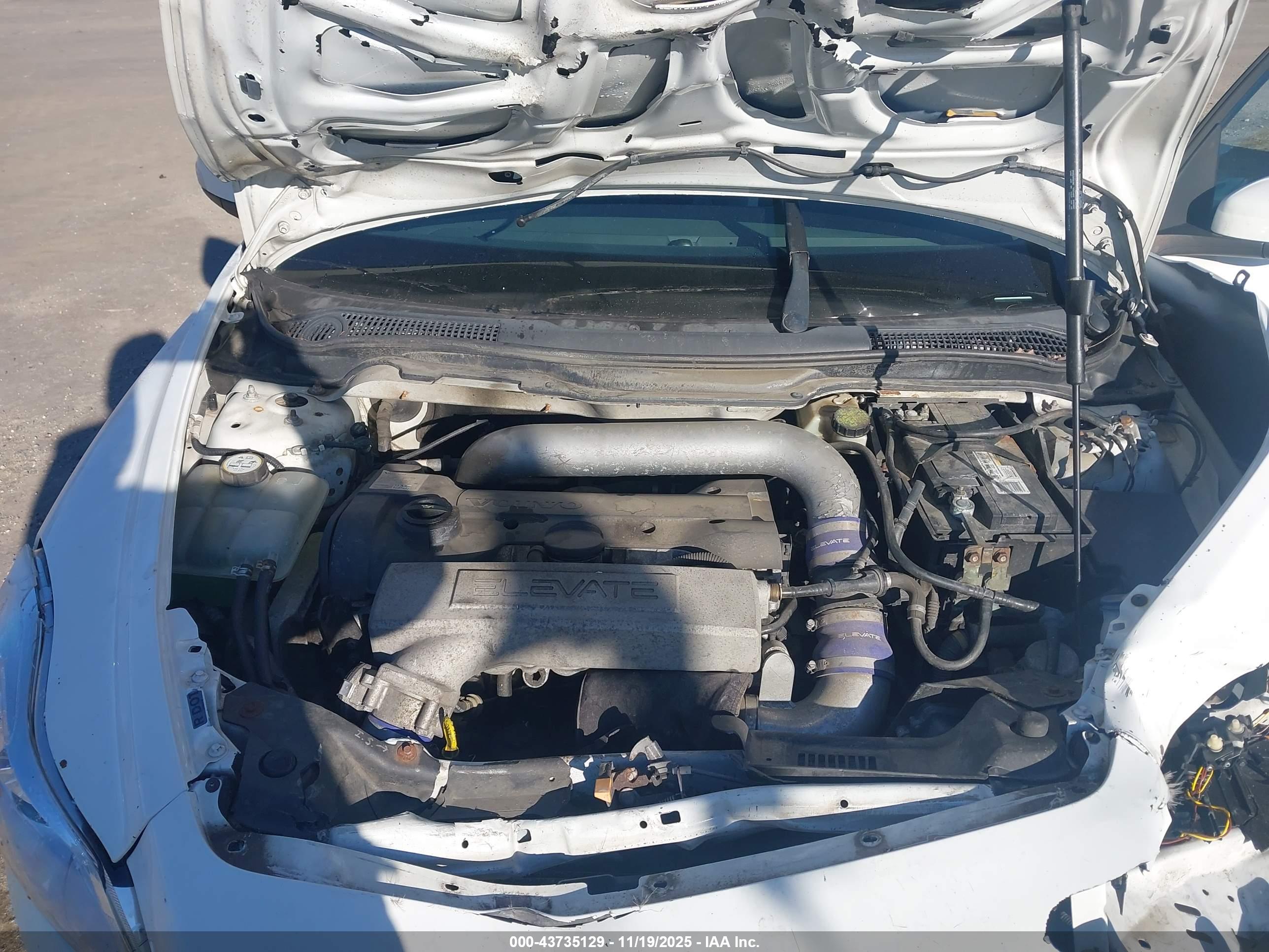 VOLVO C30 image 10