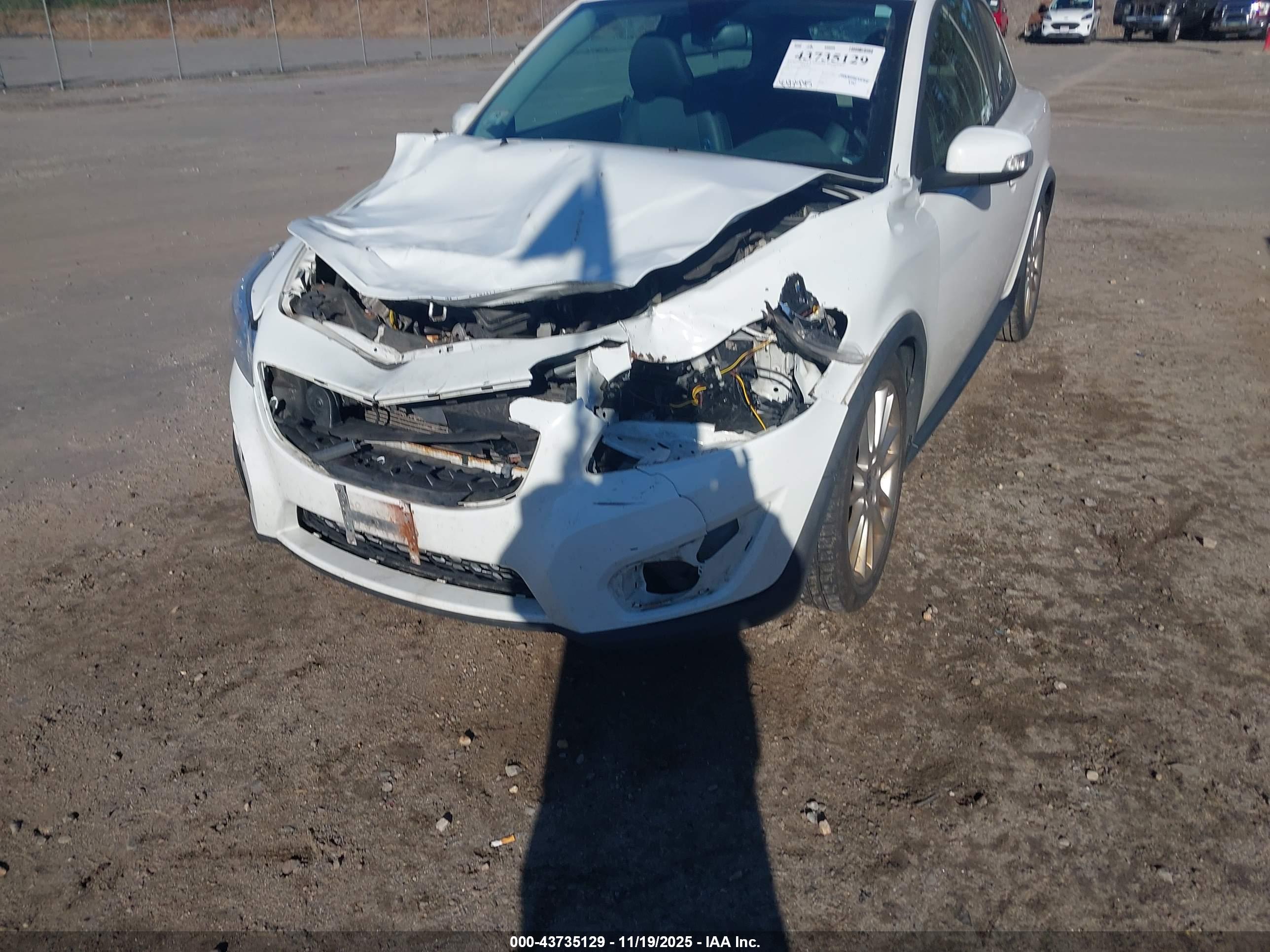 VOLVO C30 image 6