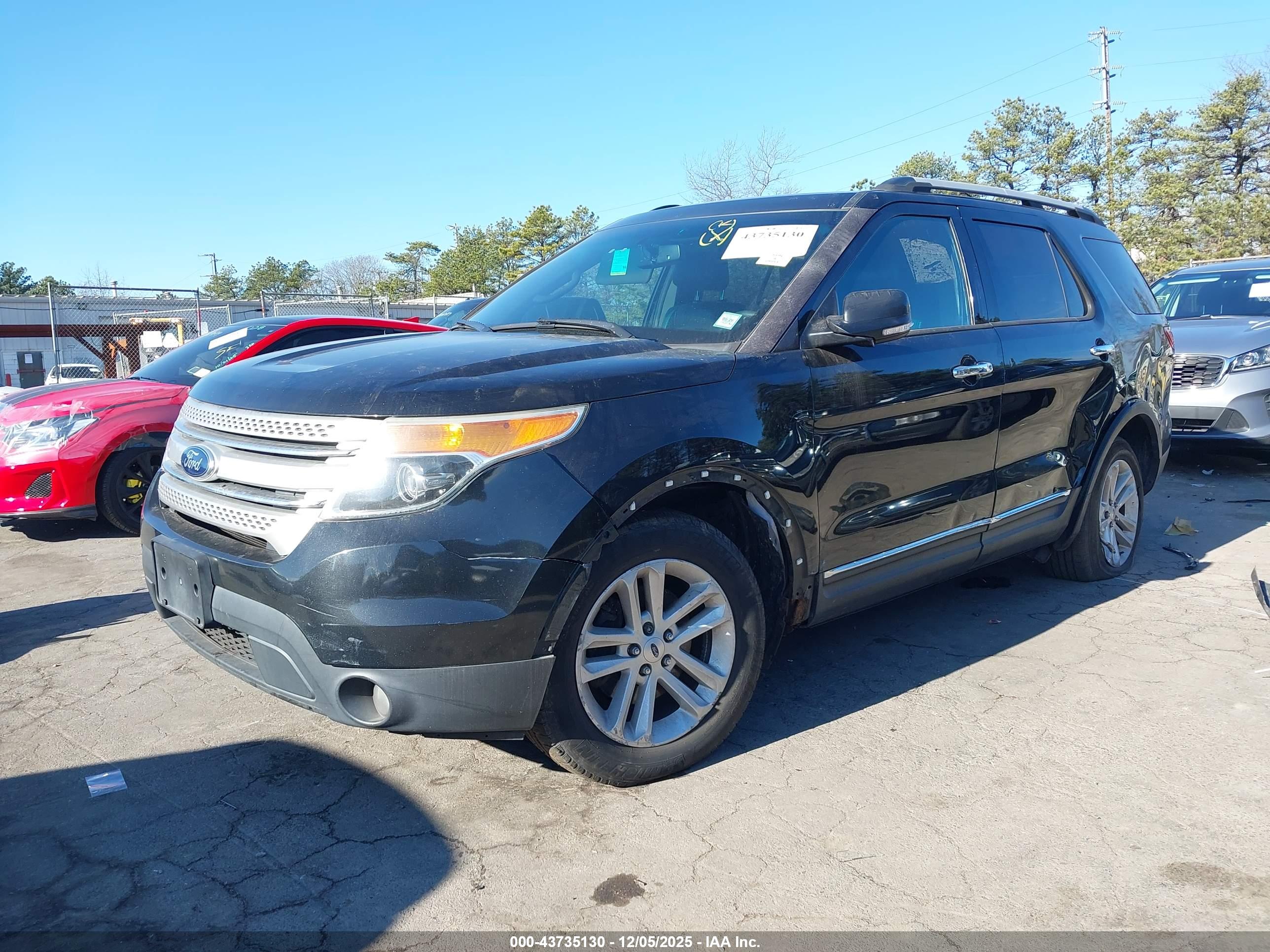 FORD EXPLORER image 2