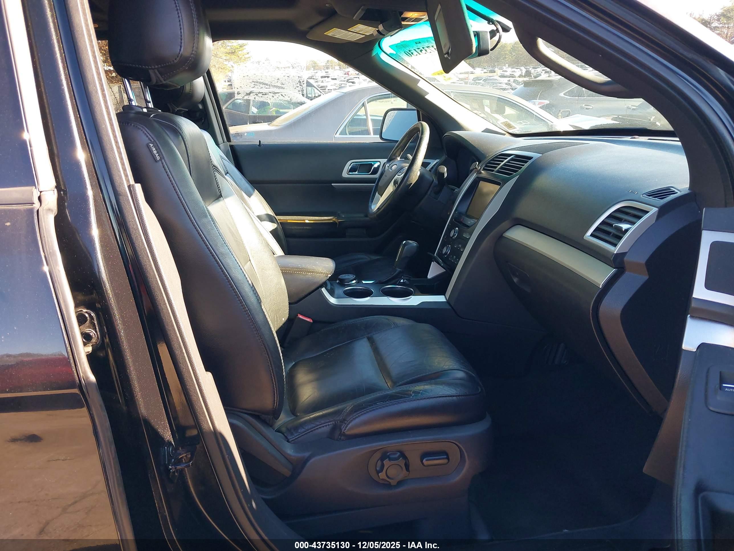 FORD EXPLORER image 5
