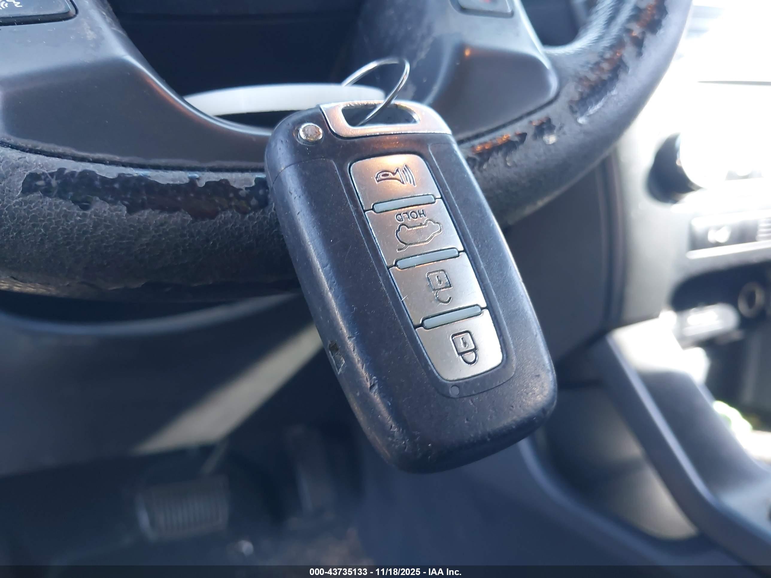 KIA SORENTO image 11