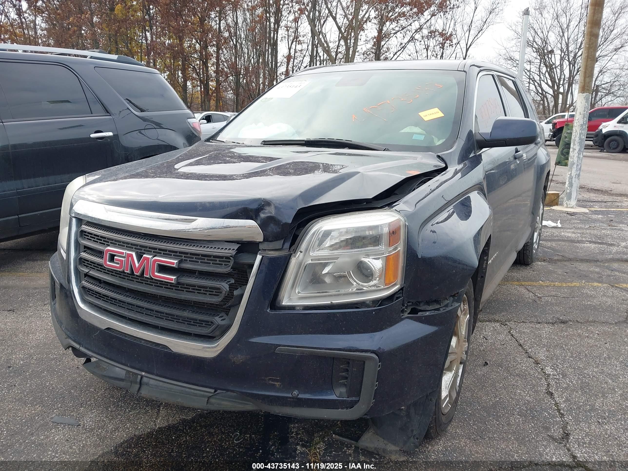 GMC TERRAIN image 2