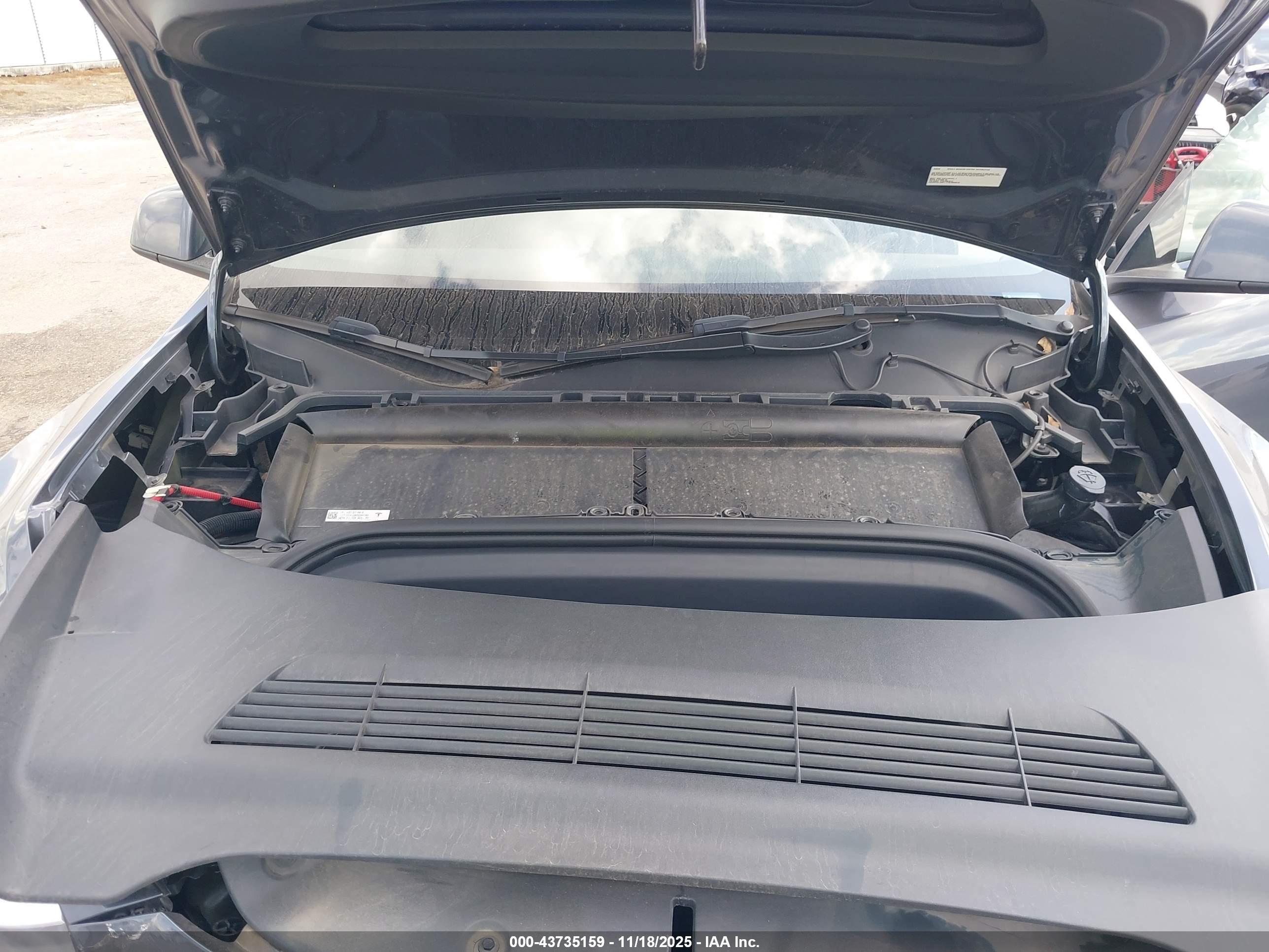 TESLA MODEL image 10