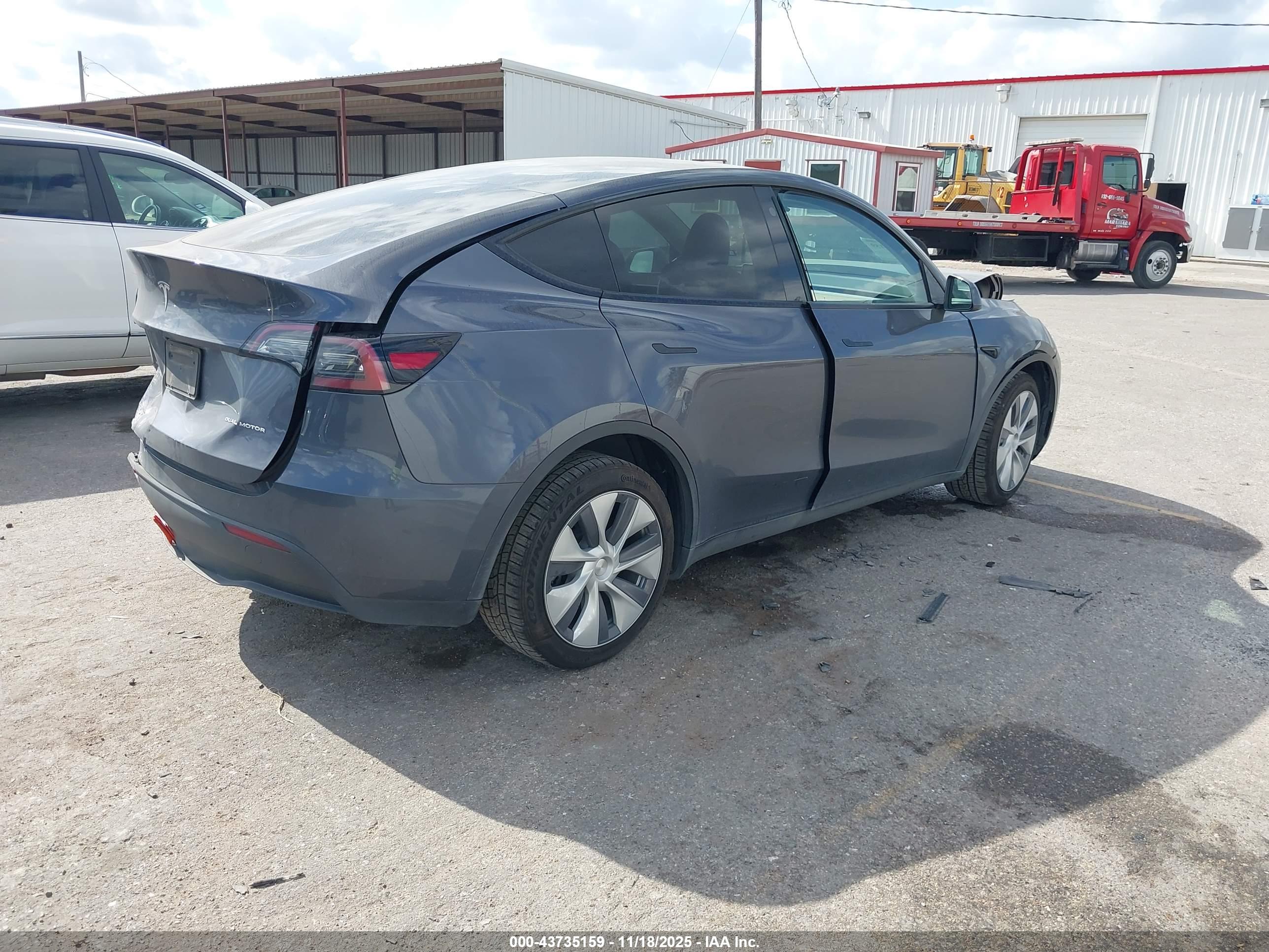 TESLA MODEL image 4