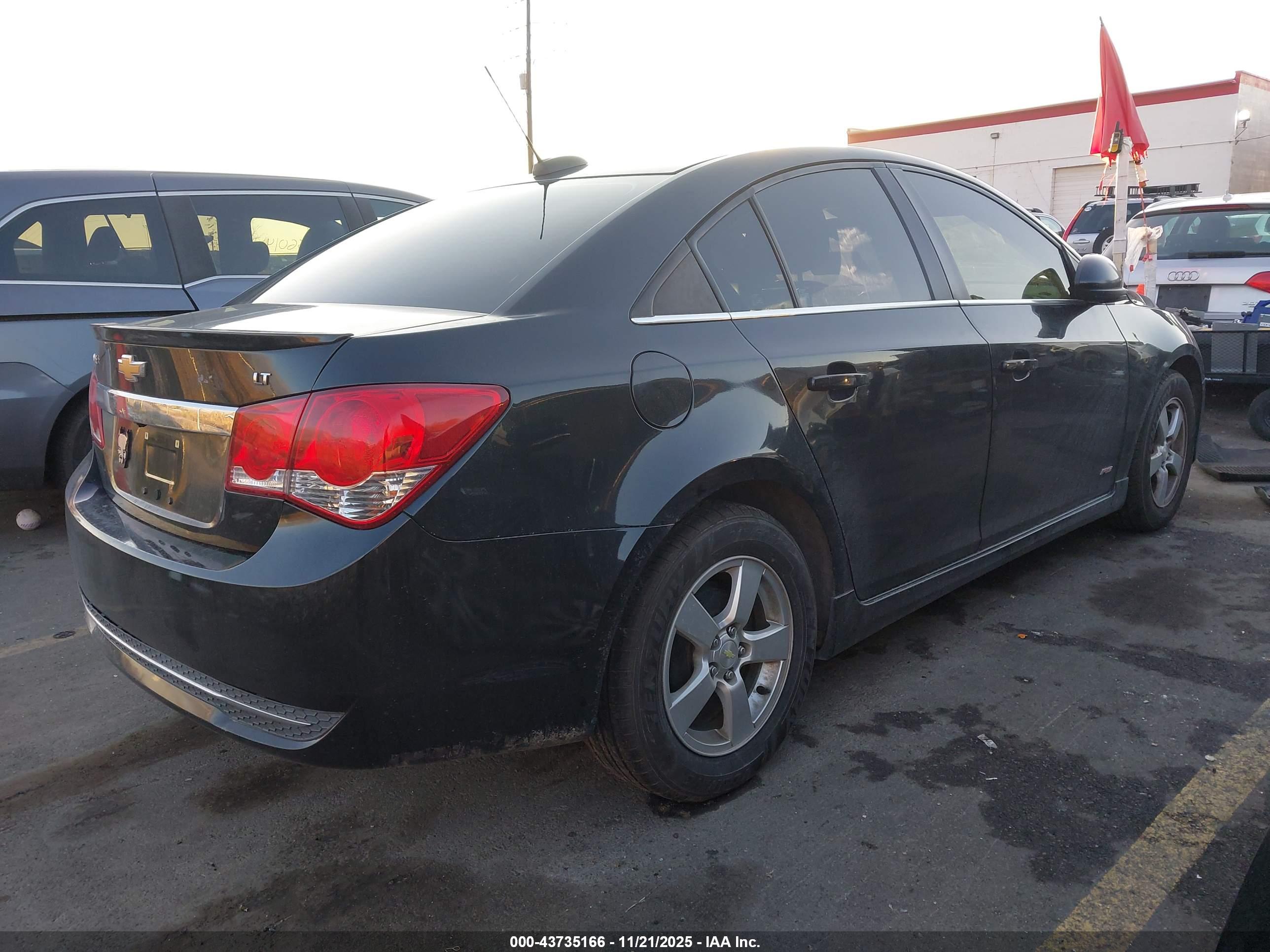 CHEVROLET CRUZE image 4