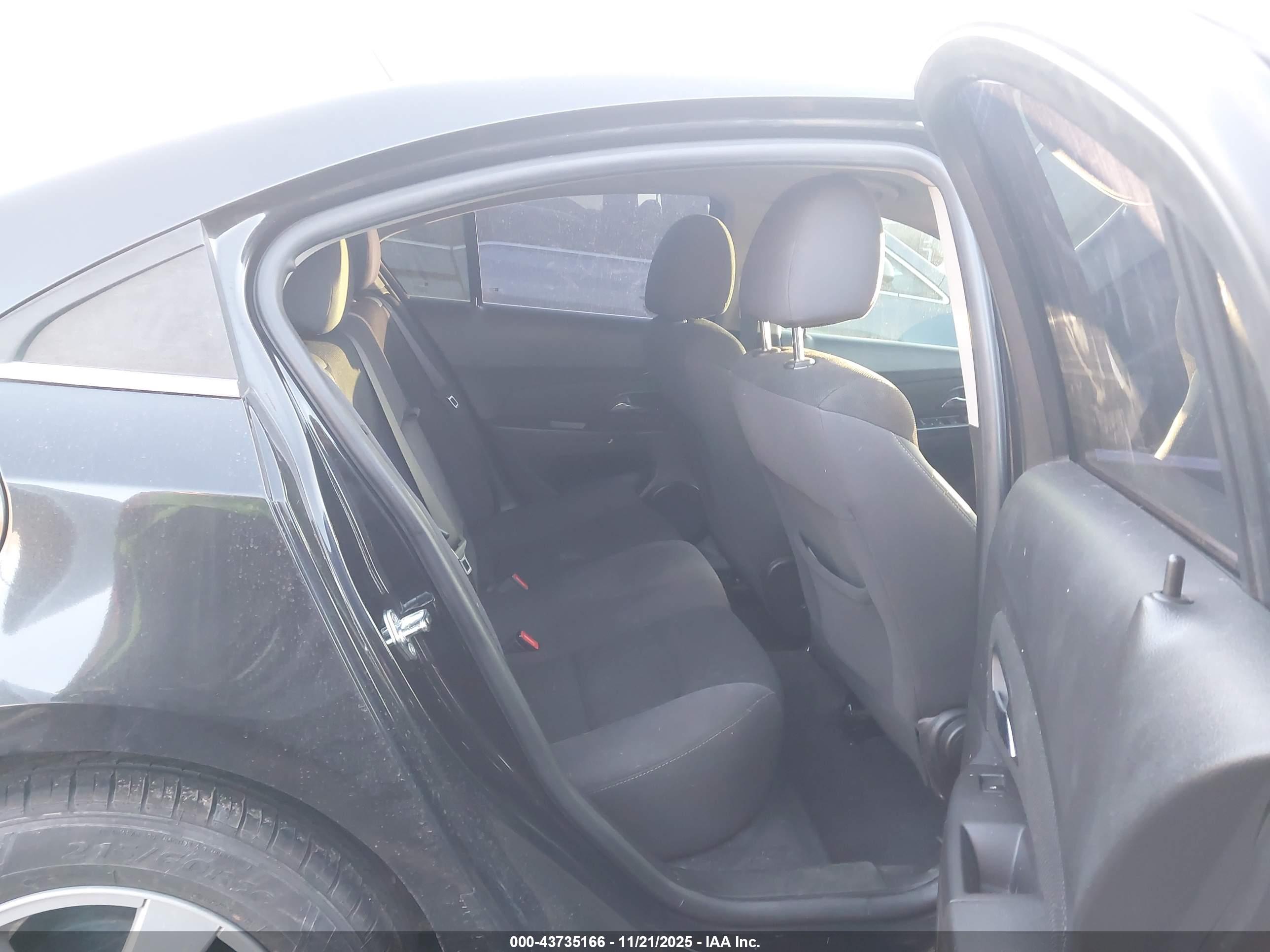 CHEVROLET CRUZE image 8