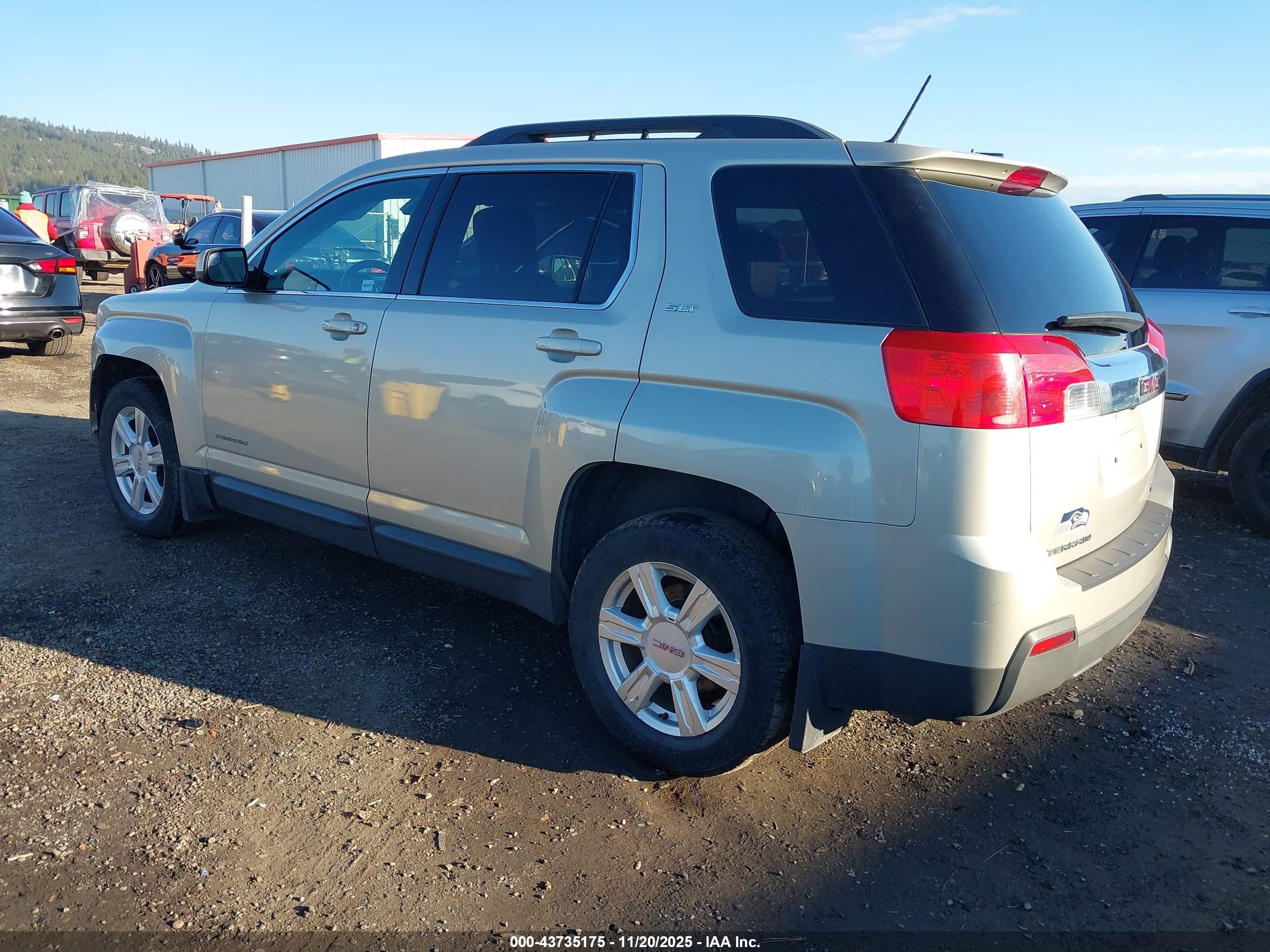 GMC TERRAIN image 3