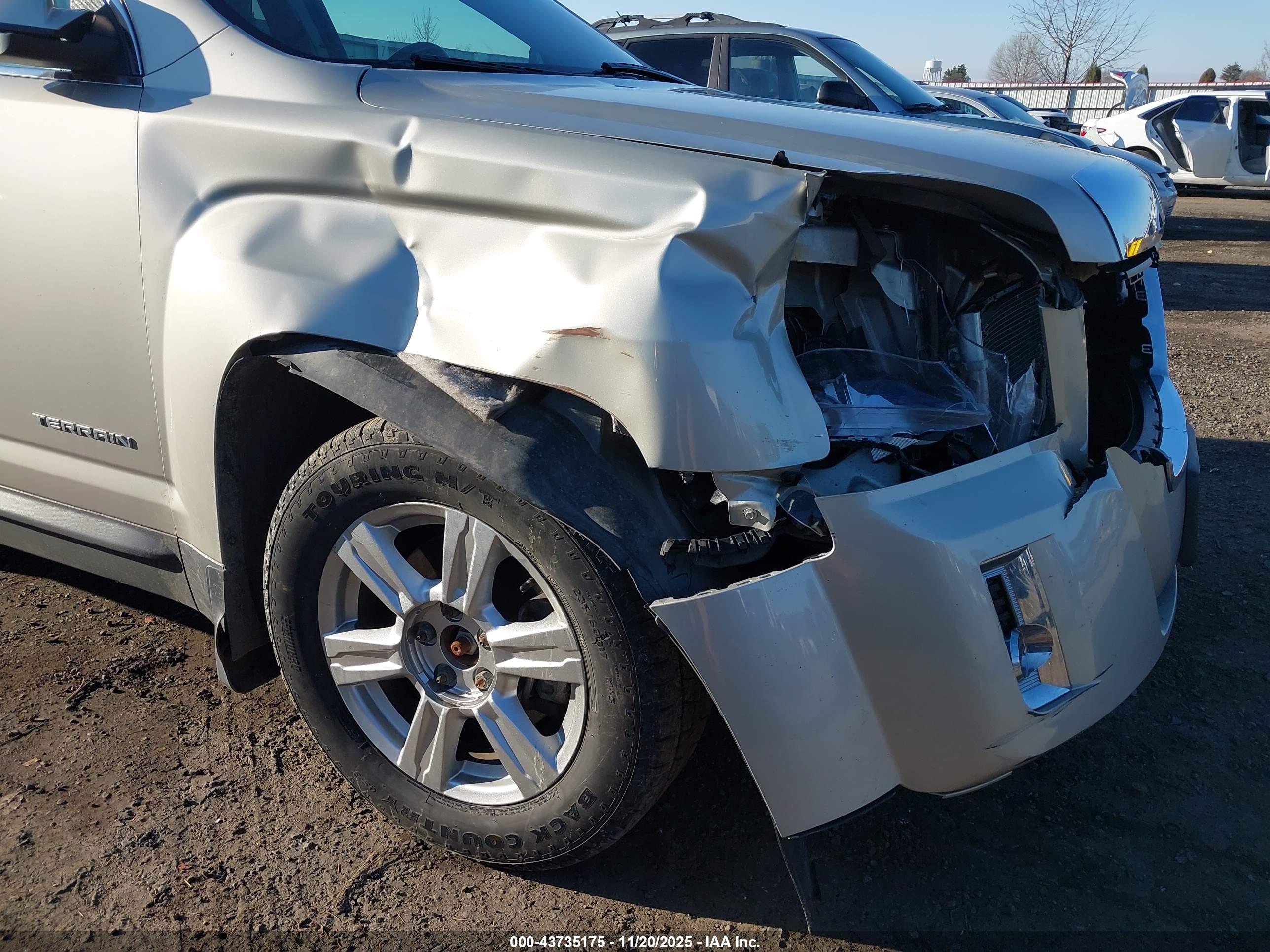 GMC TERRAIN image 6