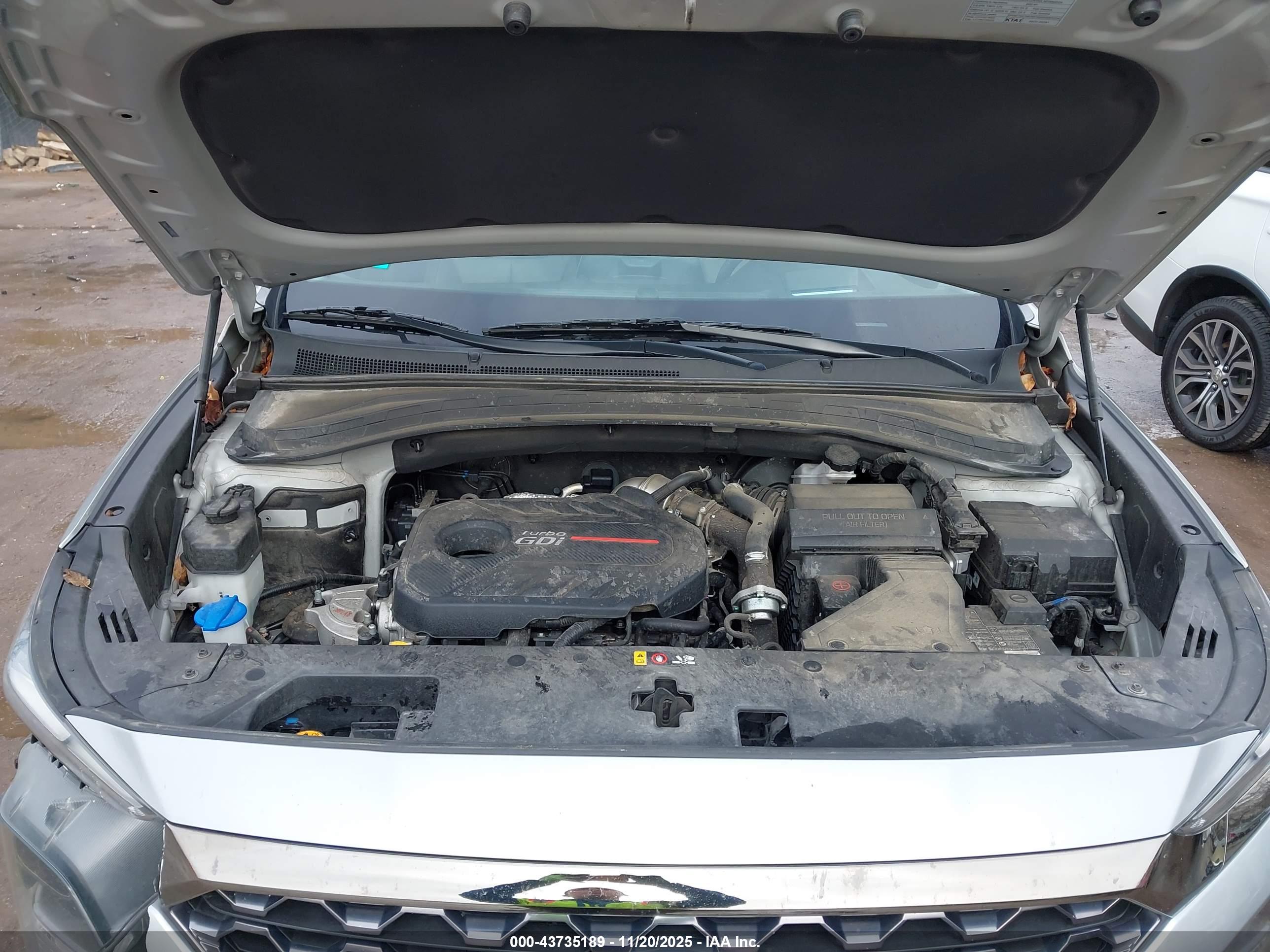 HYUNDAI SANTA image 10