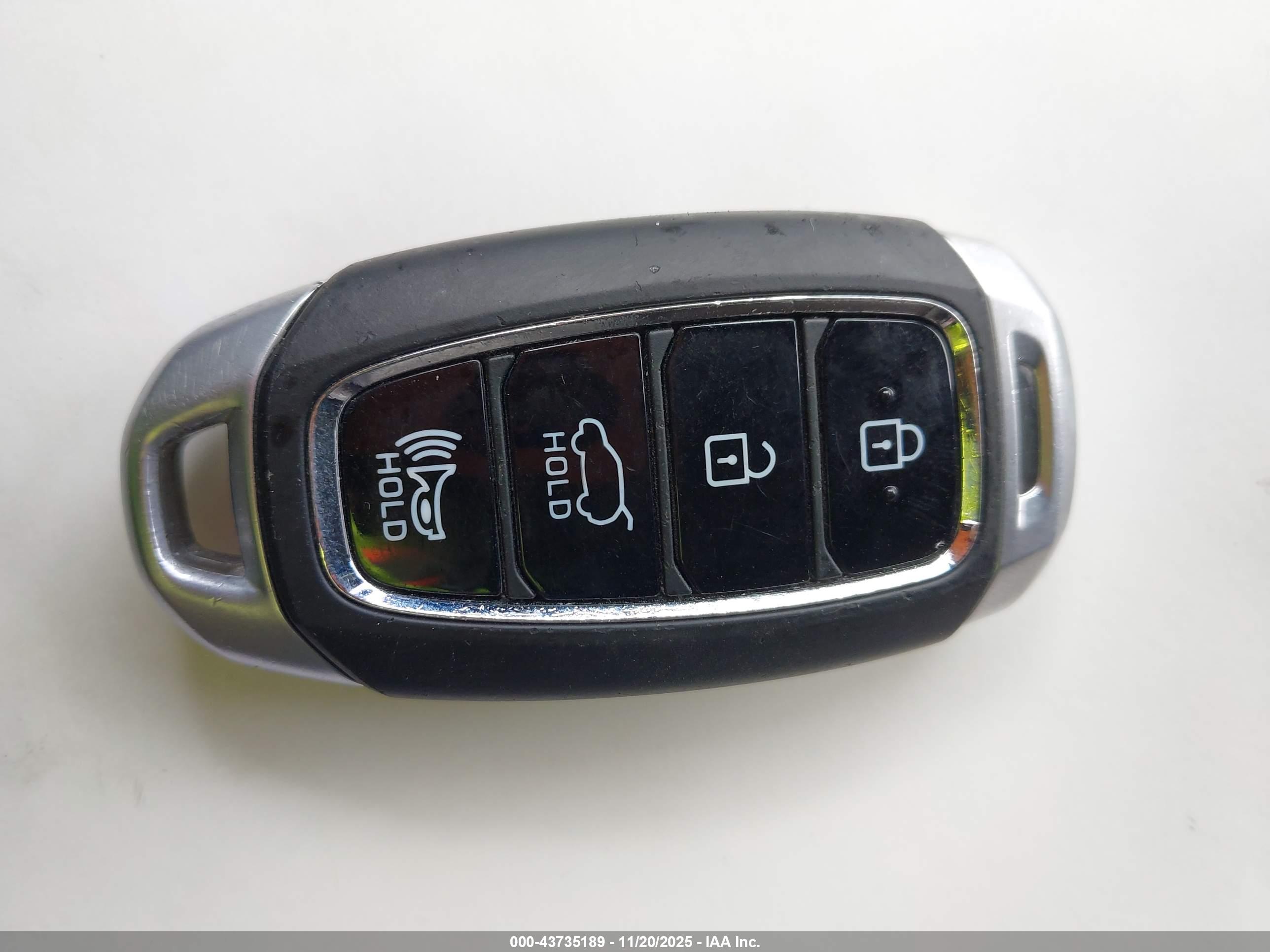 HYUNDAI SANTA image 11