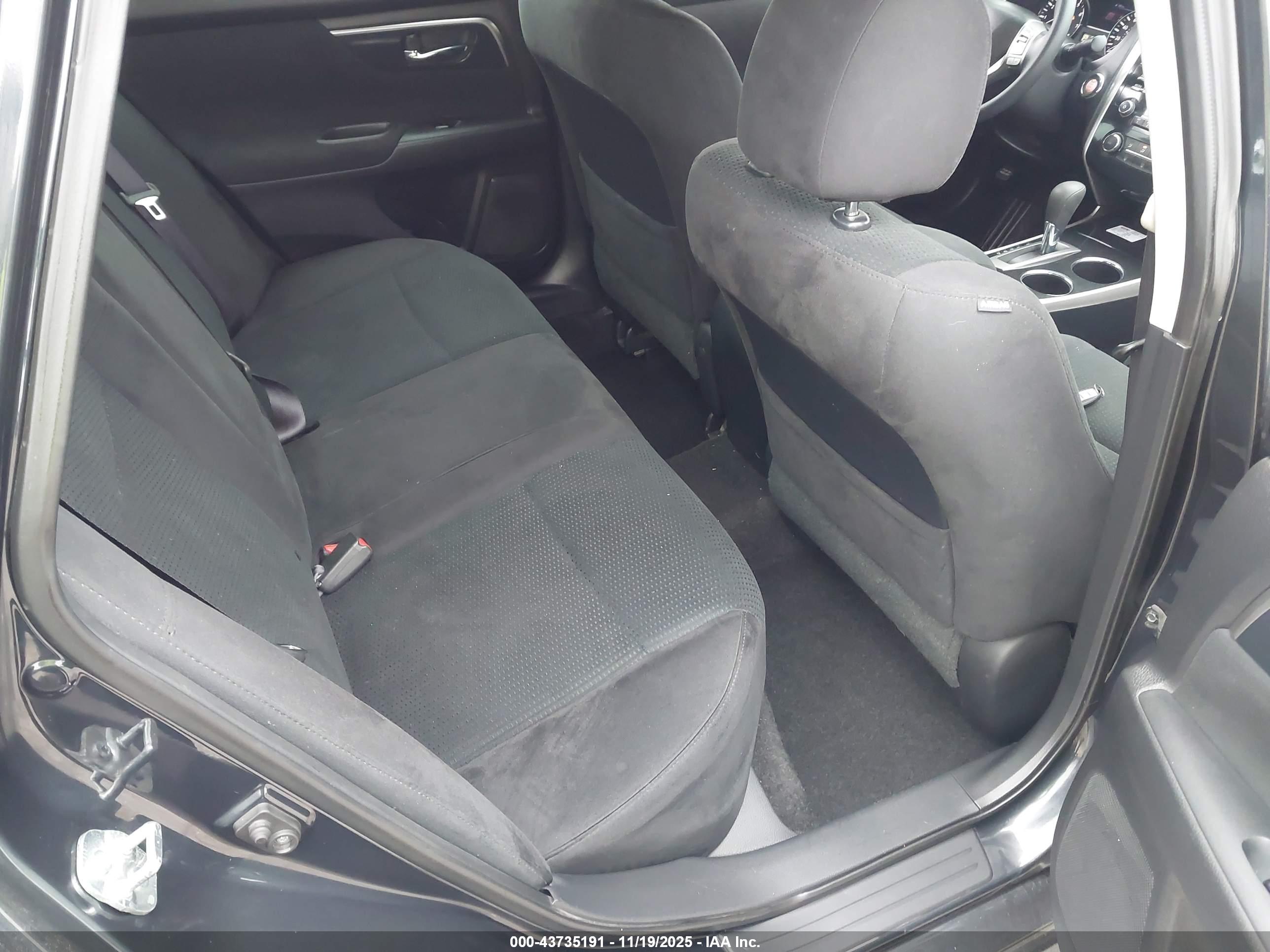 NISSAN ALTIMA image 8