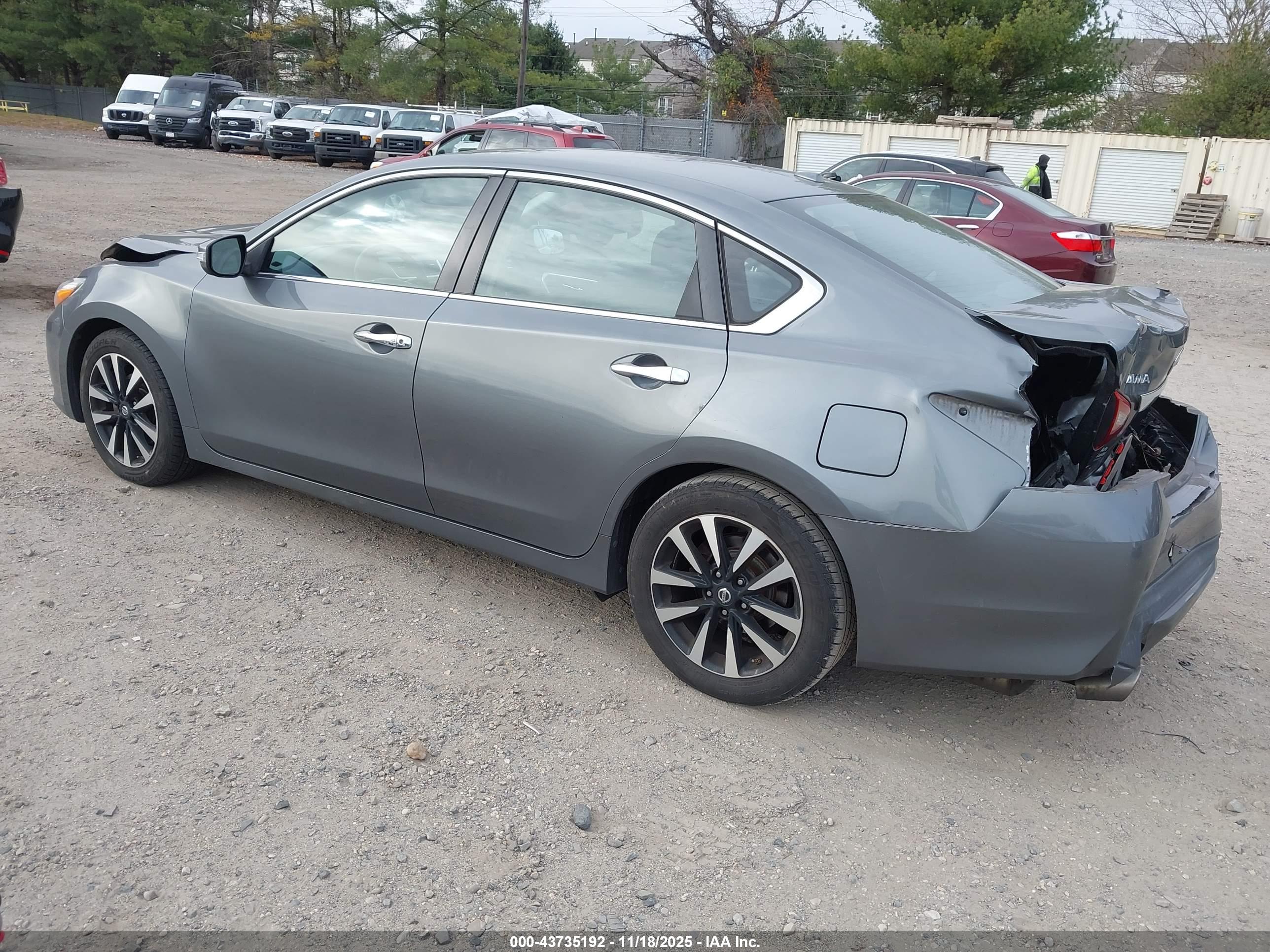 NISSAN ALTIMA image 3