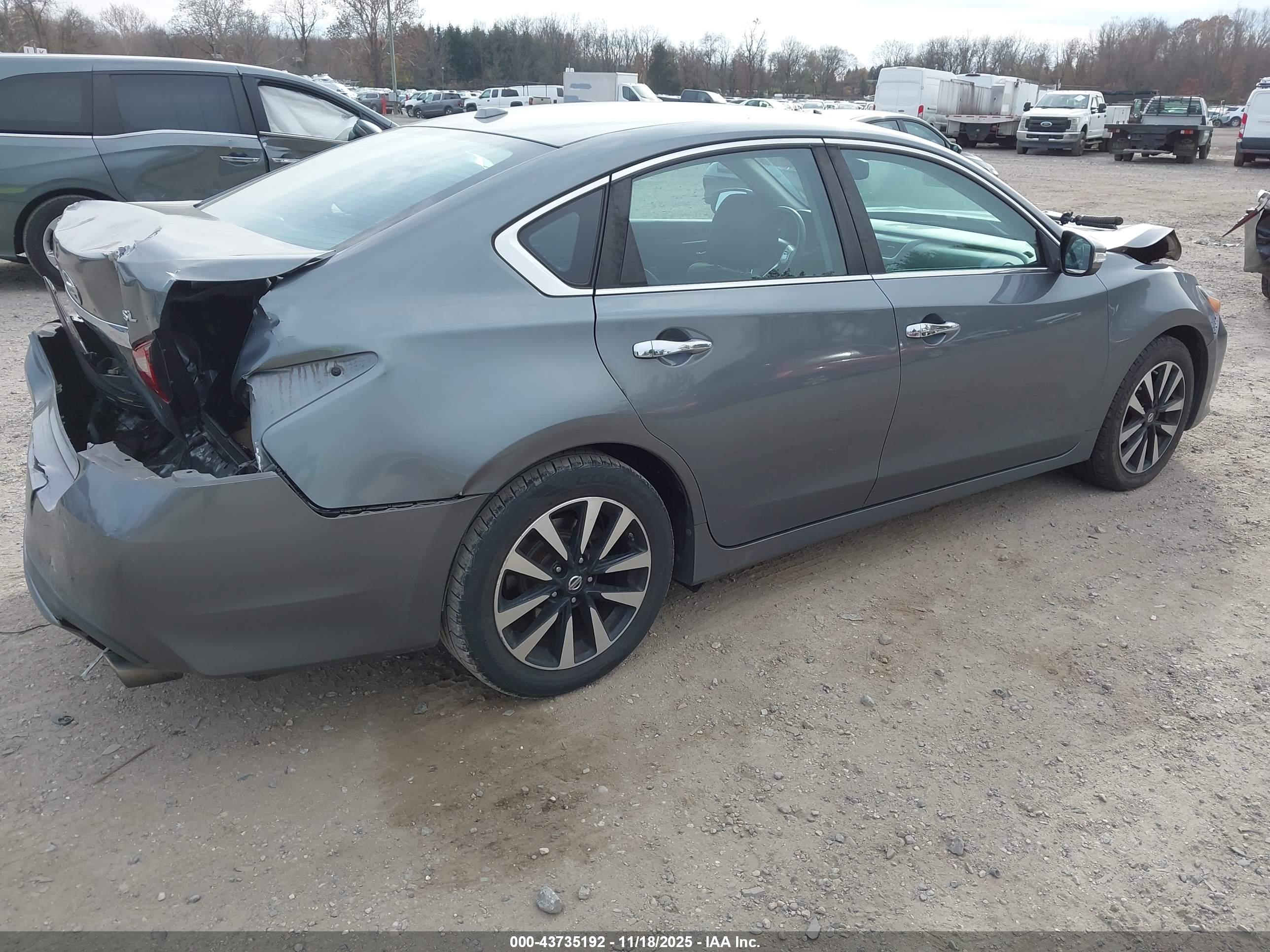 NISSAN ALTIMA image 4