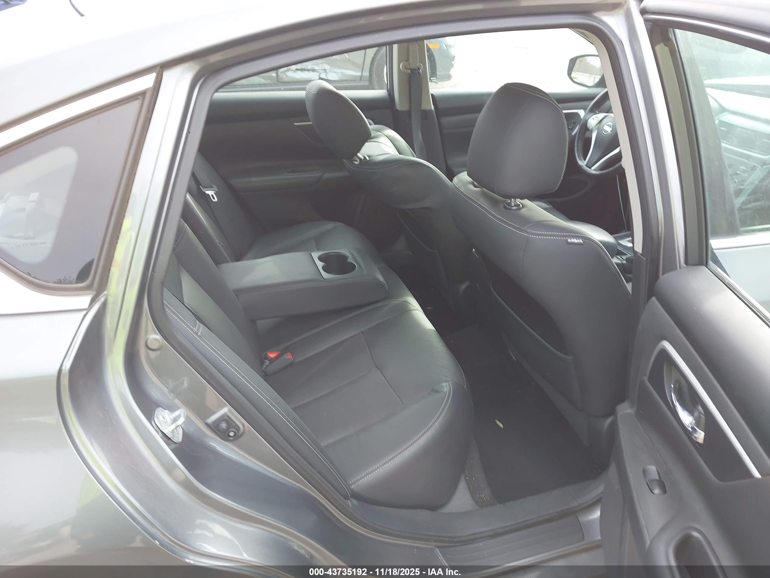 NISSAN ALTIMA image 8