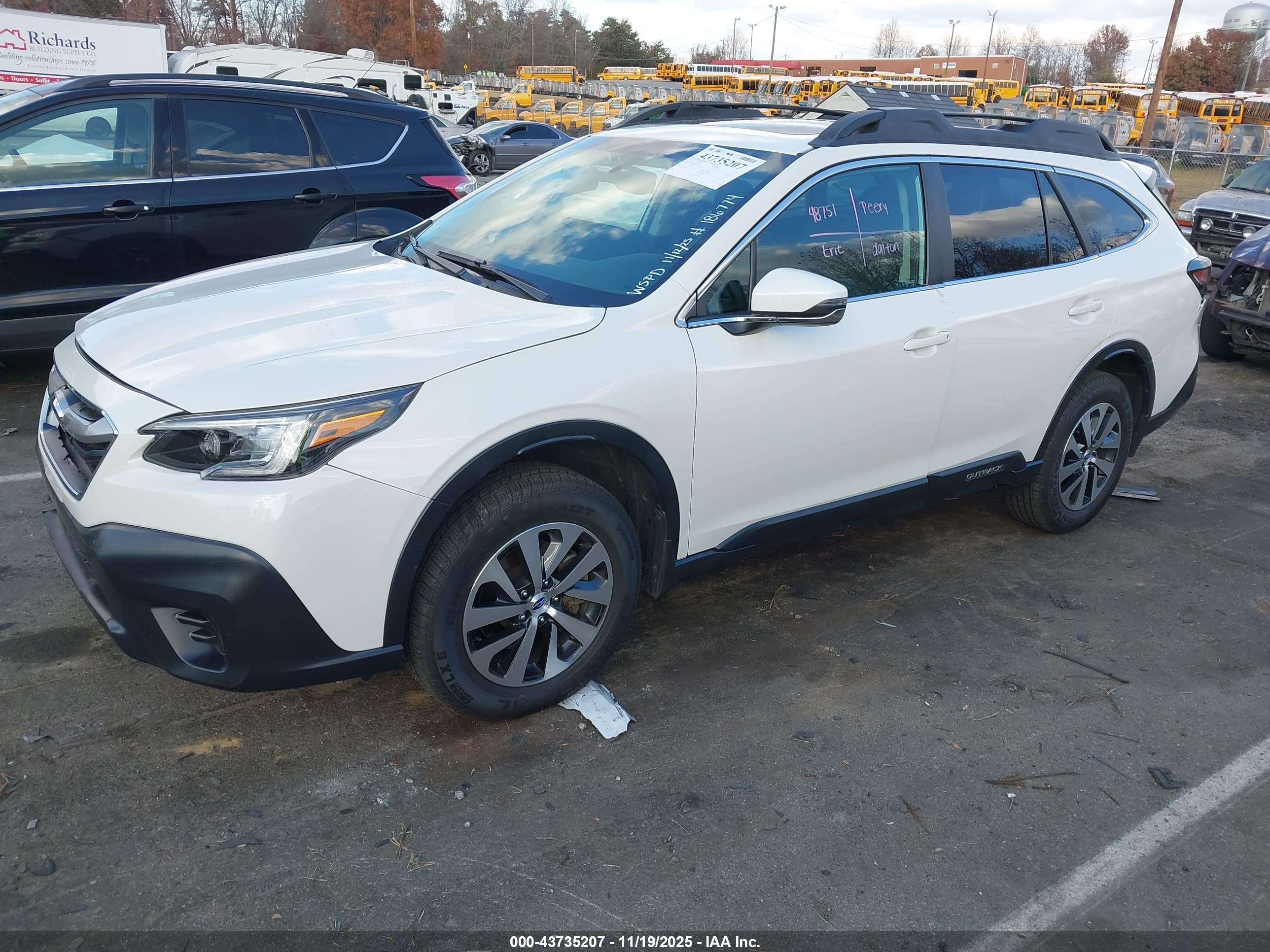SUBARU OUTBACK image 2
